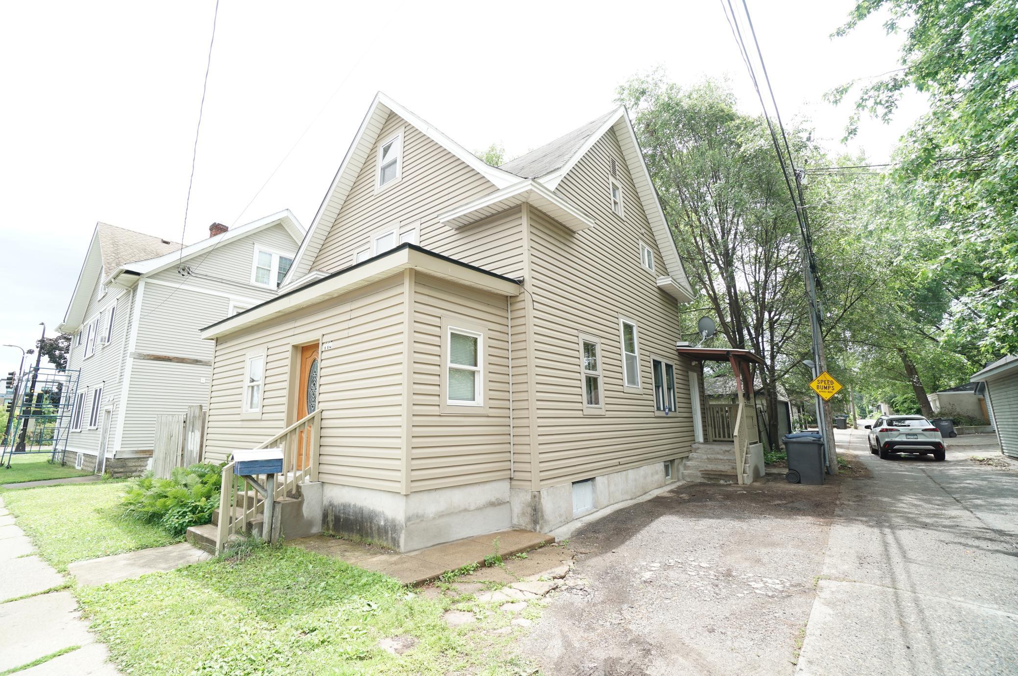 115 E 35th Street Property Photo 2