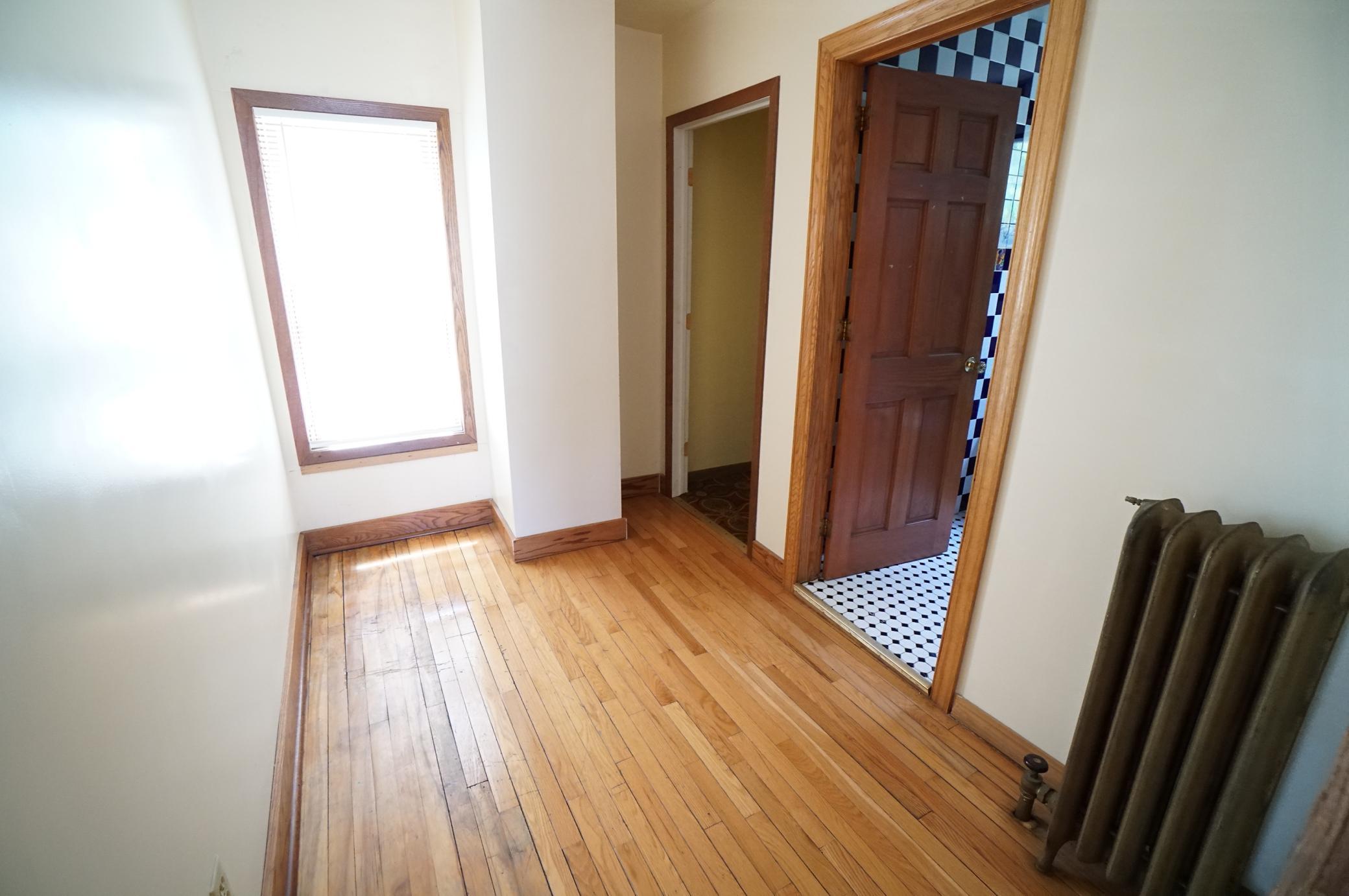 115 E 35th Street Property Photo 14
