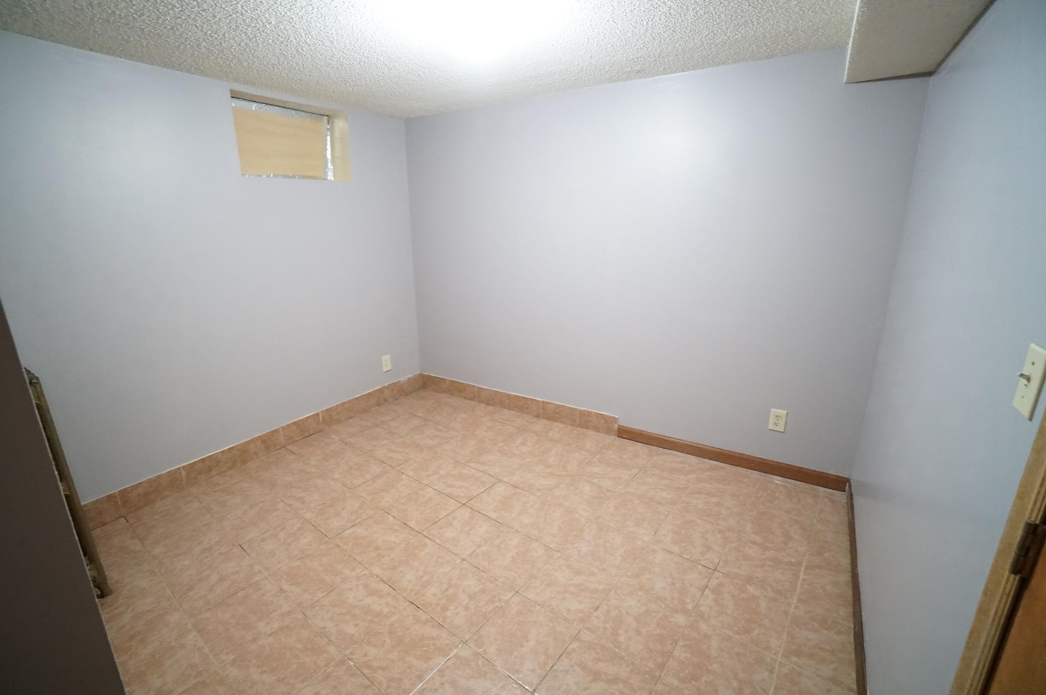 115 E 35th Street Property Photo 15