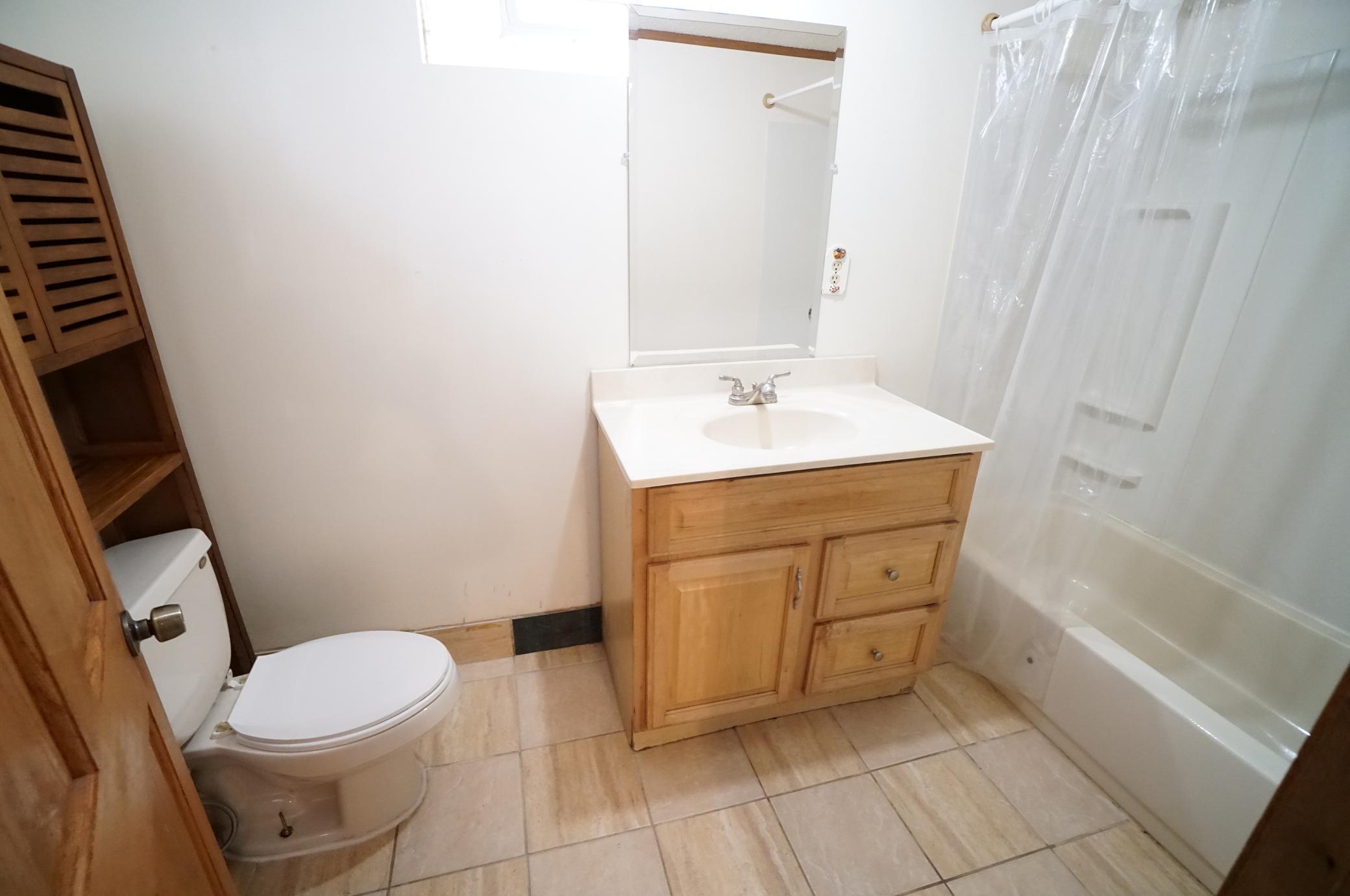 115 E 35th Street Property Photo 17