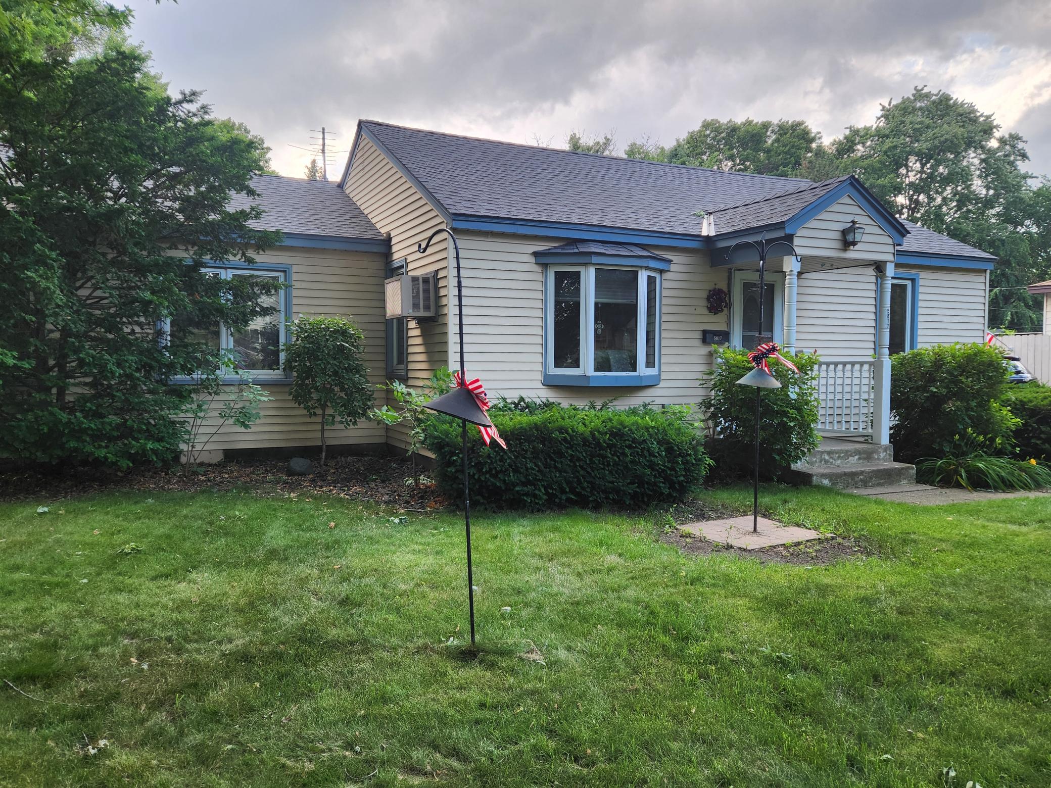 5817 Perry Avenue N Property Photo 2