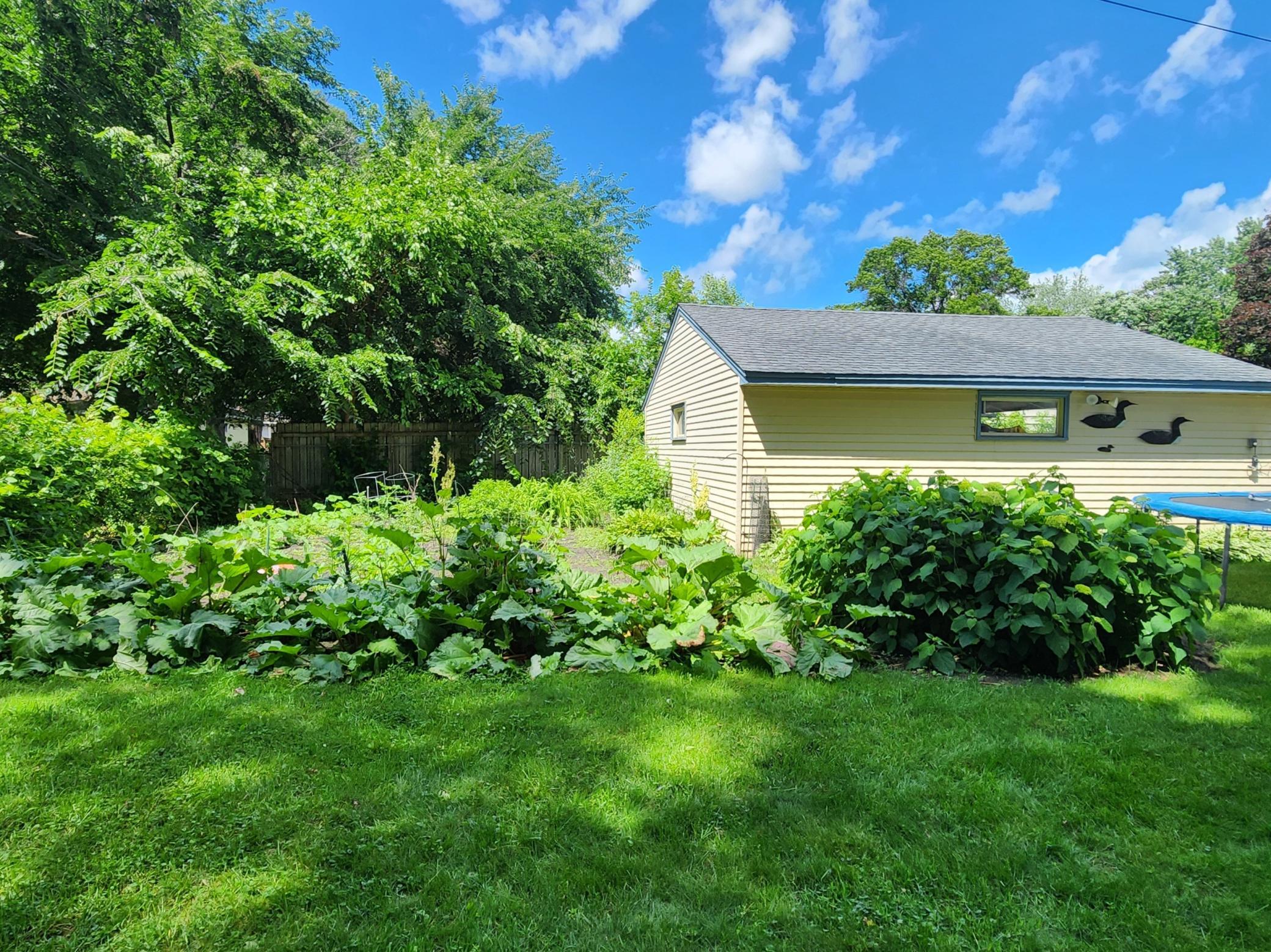 5817 Perry Avenue N Property Photo 5