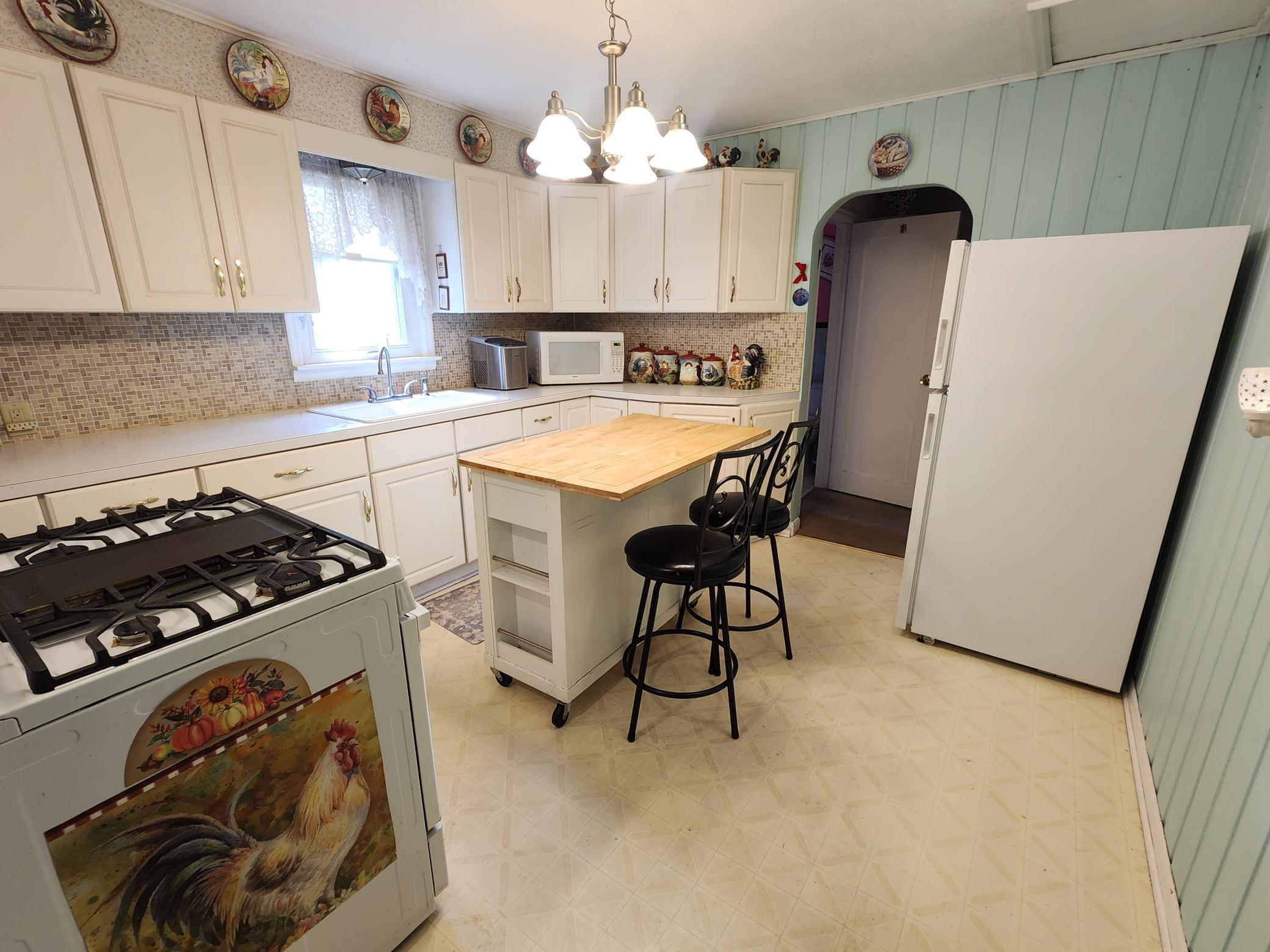 5817 Perry Avenue N Property Photo 7