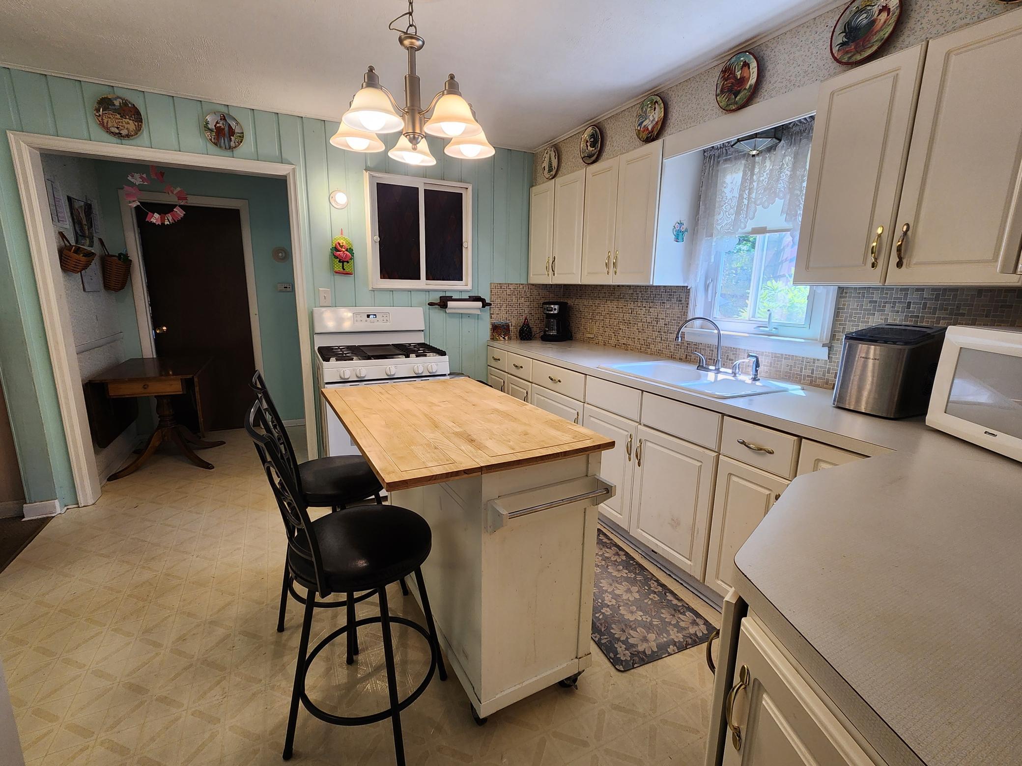 5817 Perry Avenue N Property Photo 8