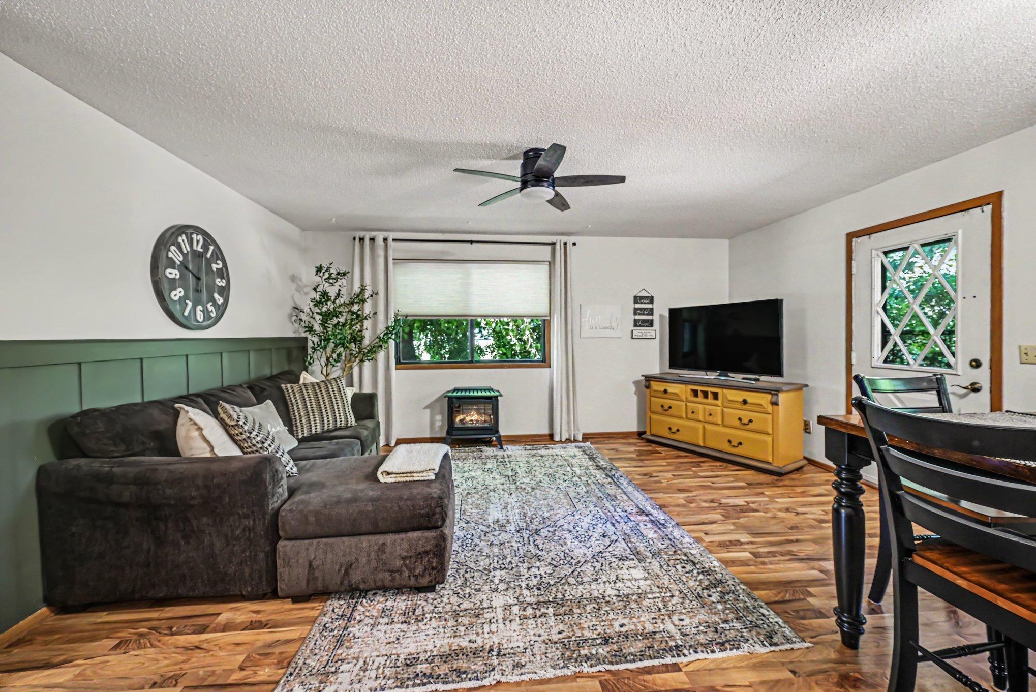 1516 Helmo Avenue N Property Photo 1