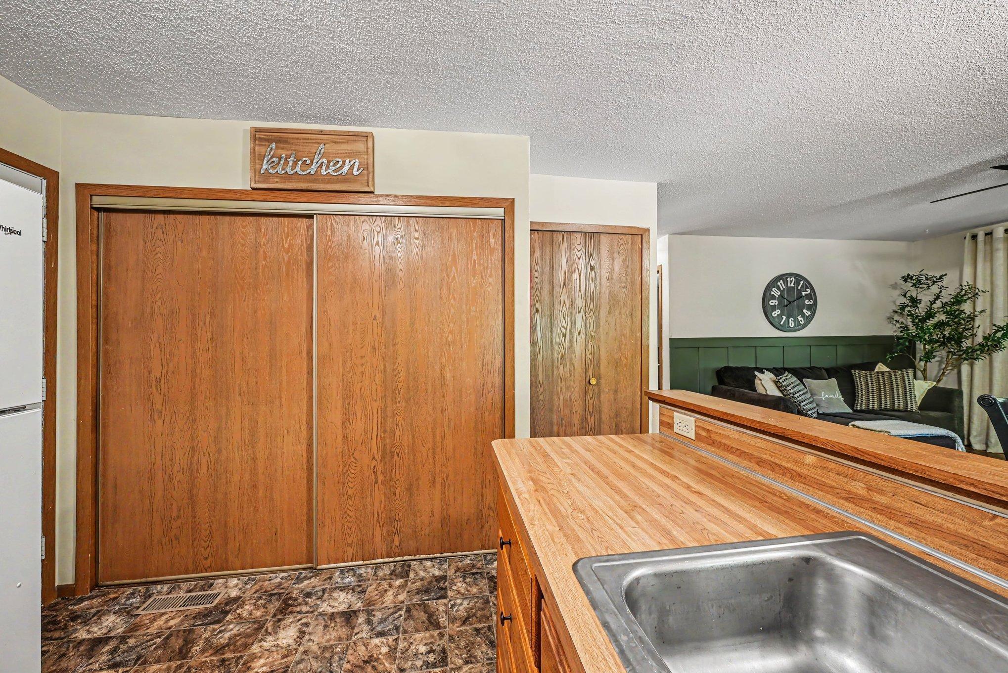 1516 Helmo Avenue N Property Photo 8