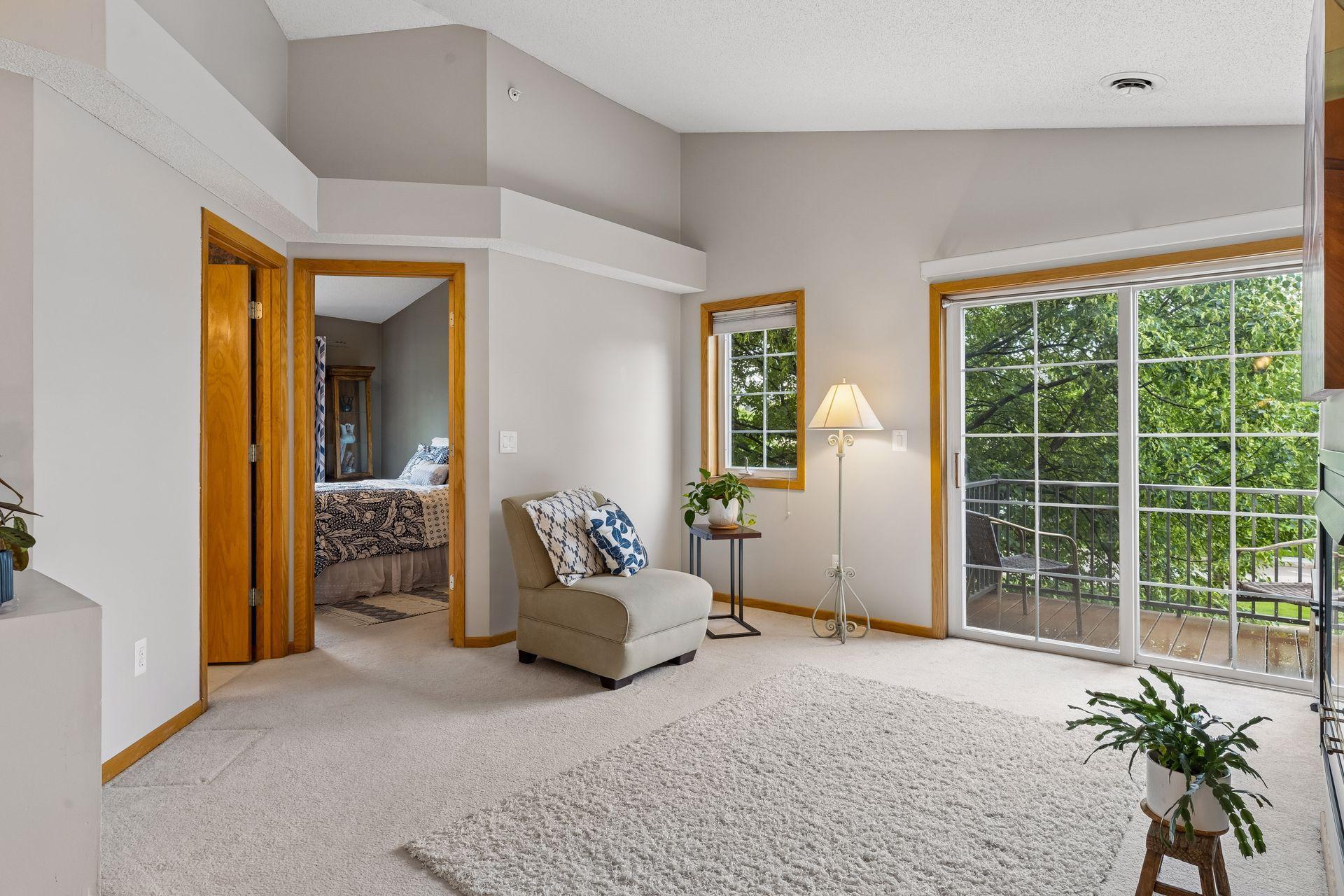 2240 Ranchview Lane N 80 Property Photo 17