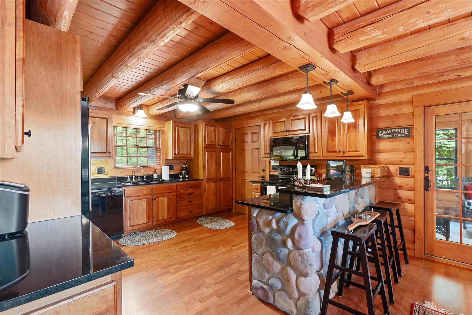 2018 Coontail Drive Ne Property Photo 11