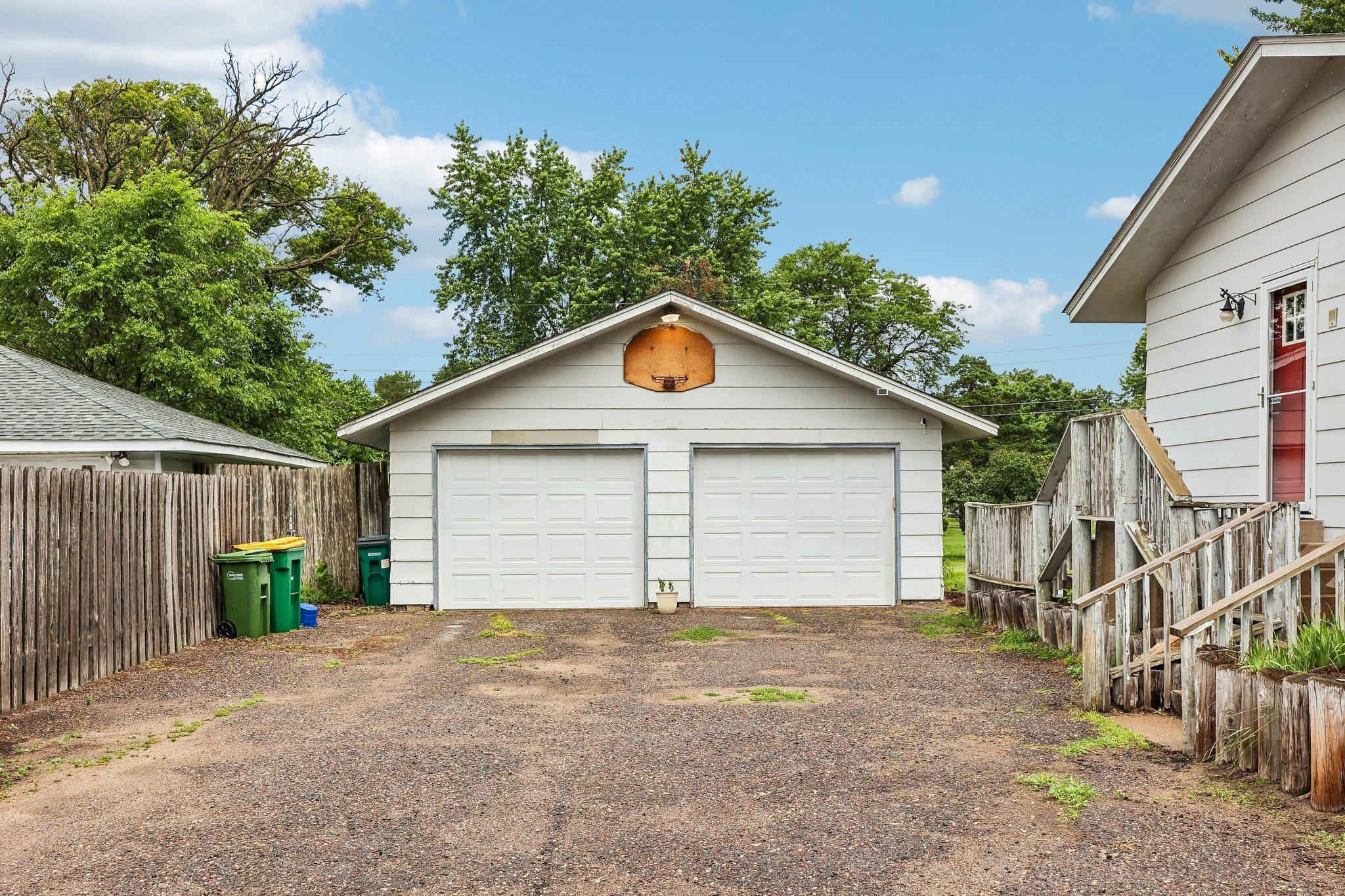 1720 69th Avenue N Property Photo 4