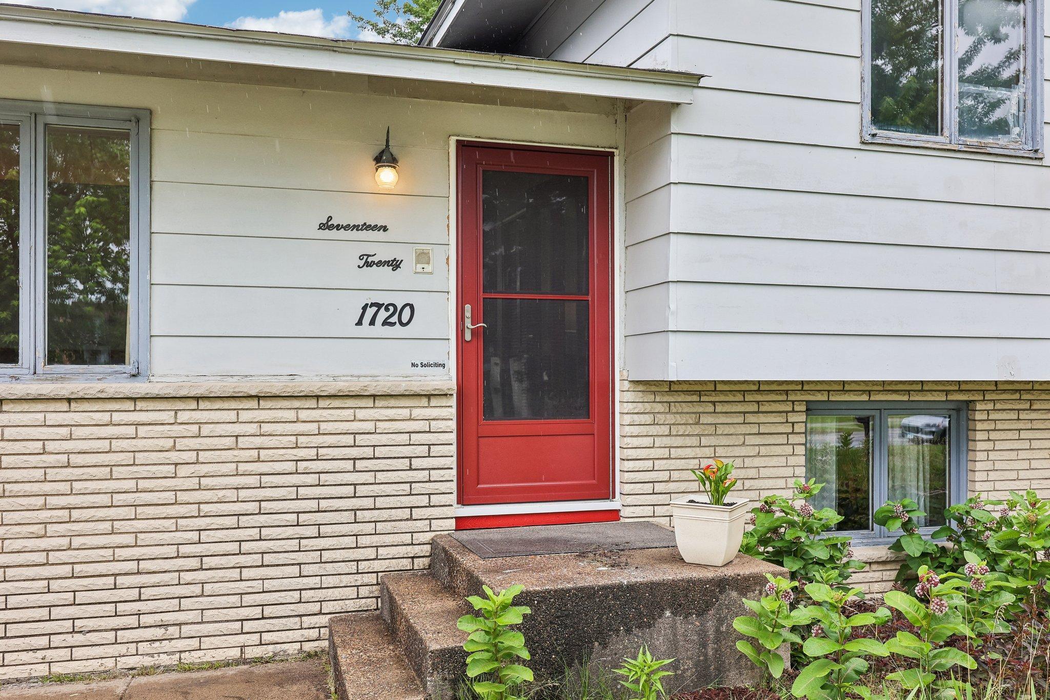 1720 69th Avenue N Property Photo 5