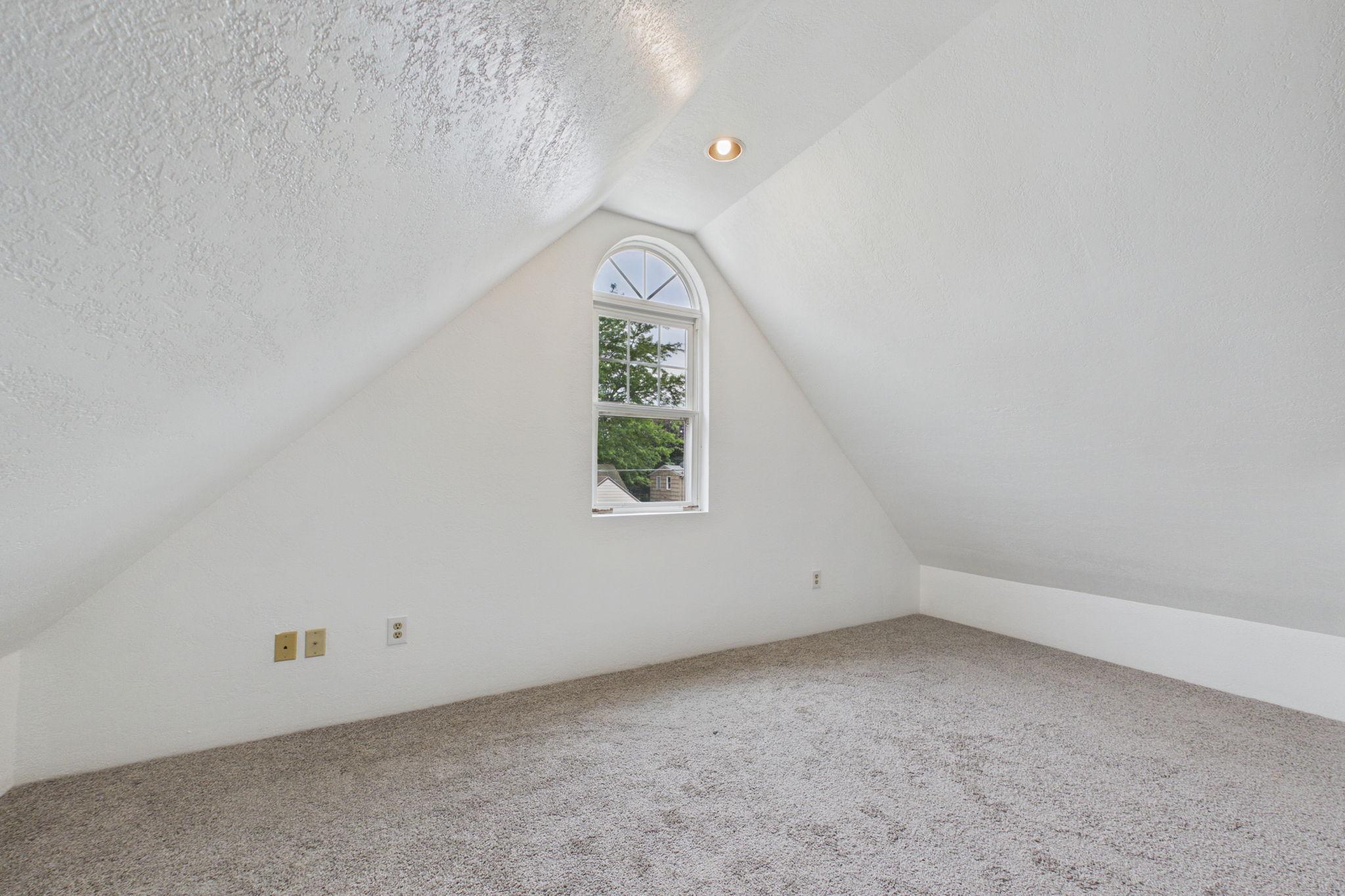 1334 Dunham Street Property Photo 15