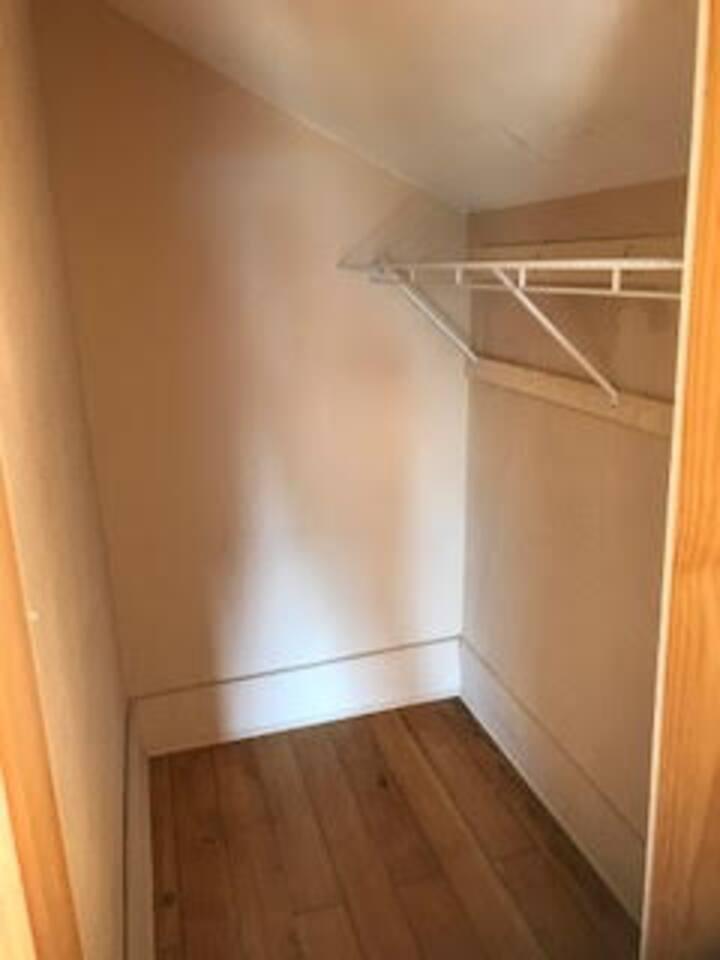 24 S Cascade Street Property Photo 12