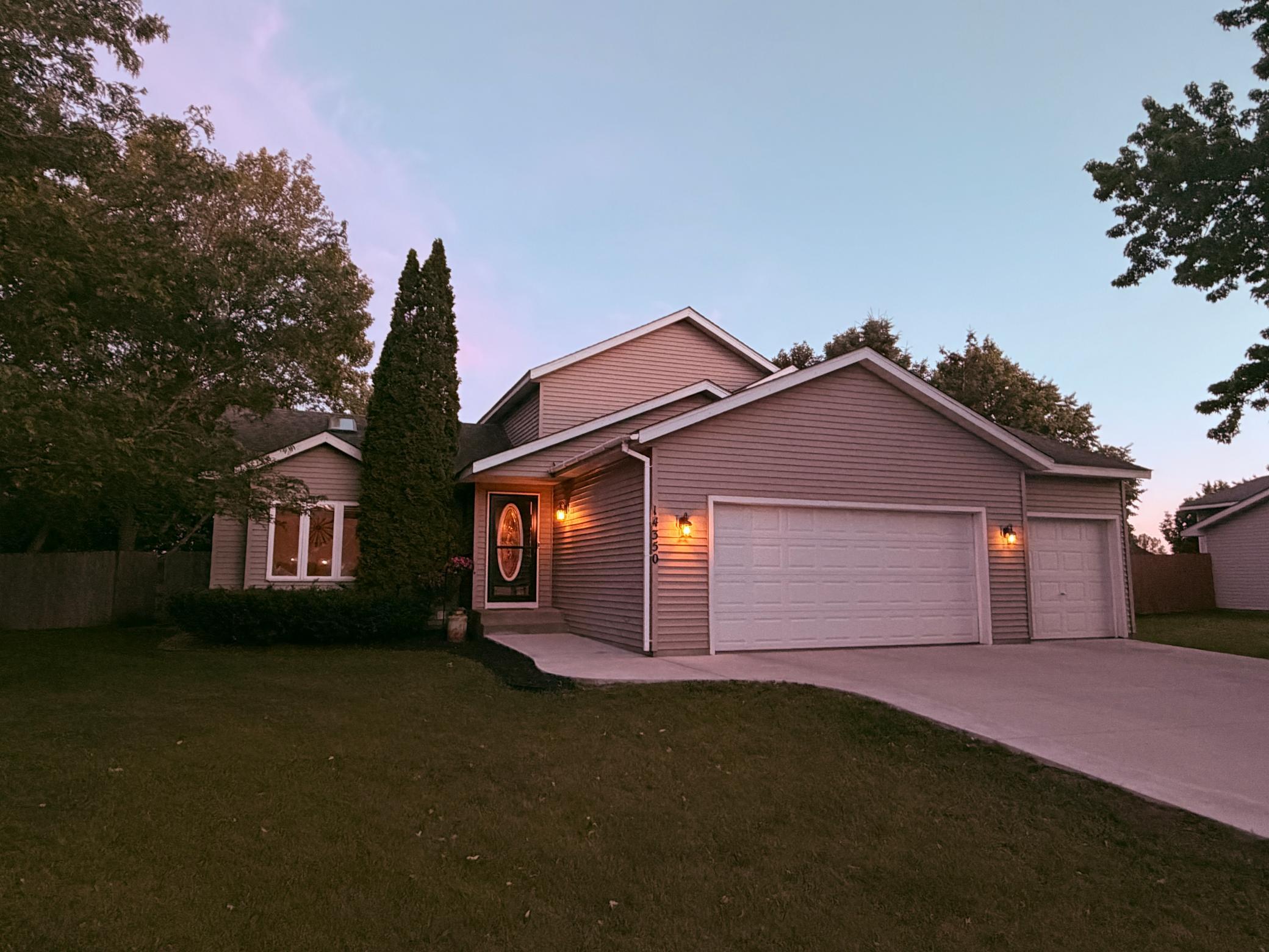 14350 Sandy Drive Property Photo 1