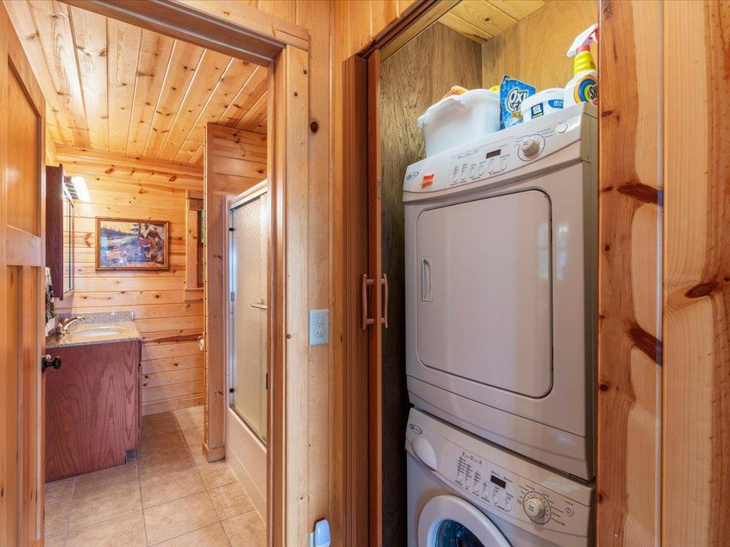 6485 Lendee Drive Property Photo 13