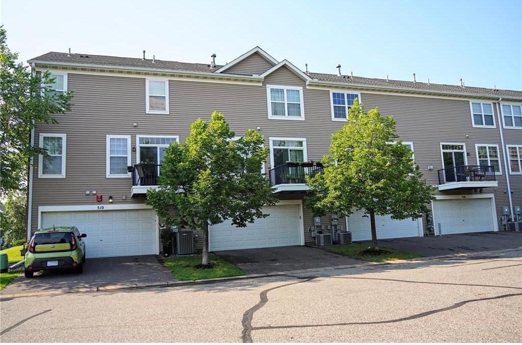 514 Huset Parkway Ne Property Photo 2