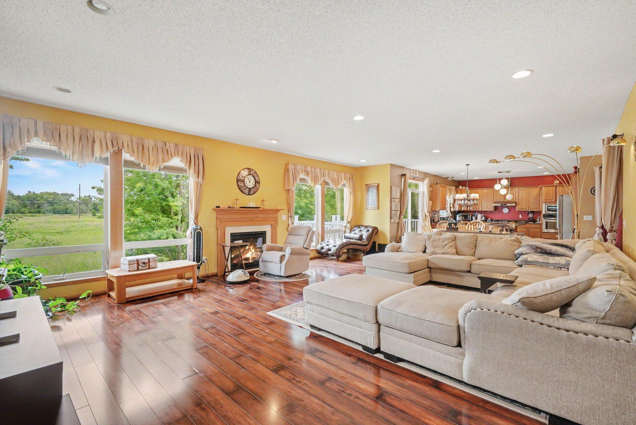 6452 Pheasant Hills Drive Property Photo 4