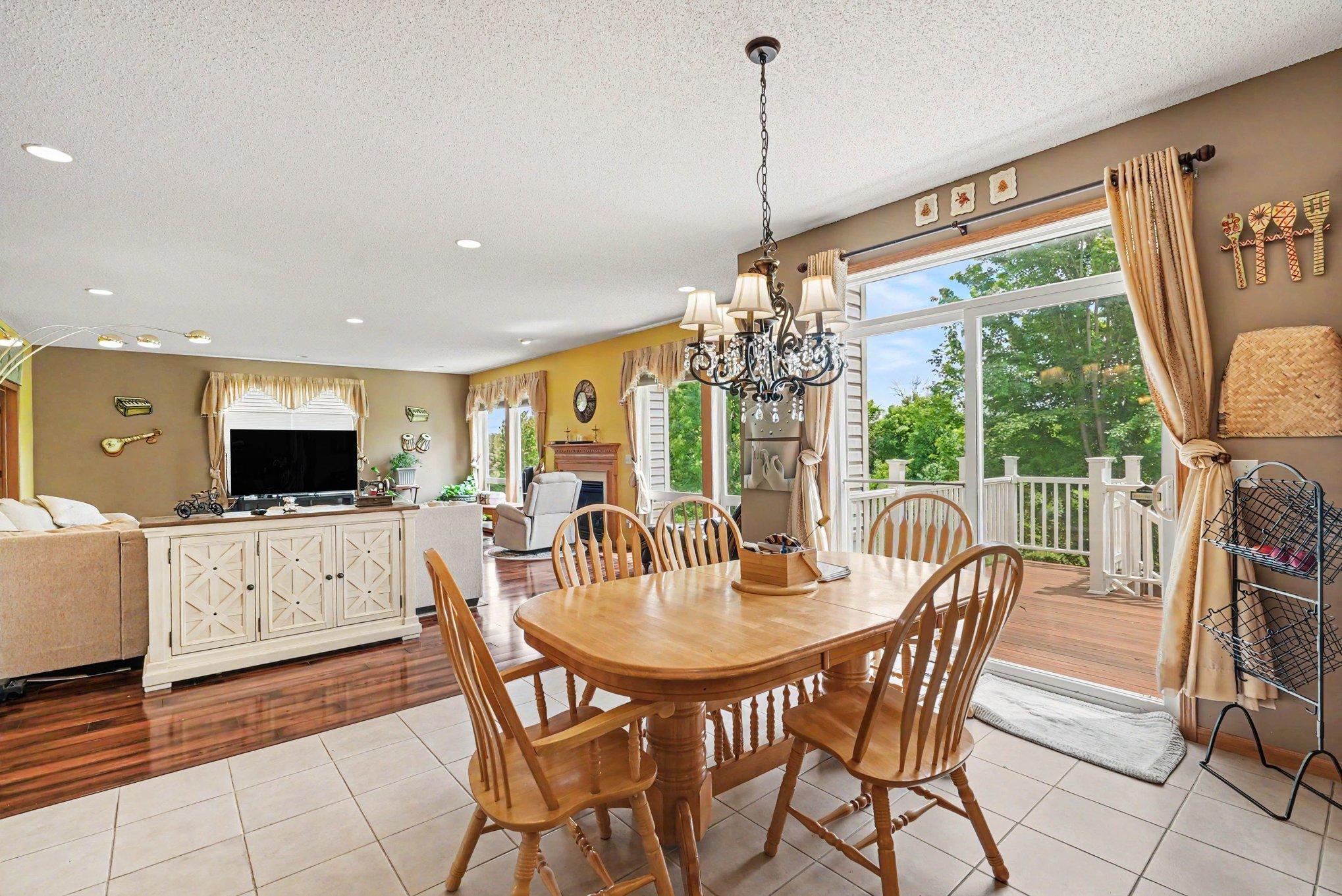 6452 Pheasant Hills Drive Property Photo 9