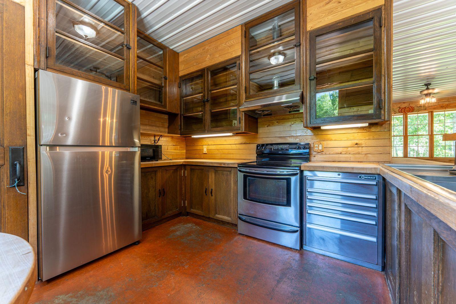 9374 Alango Road Property Photo 8