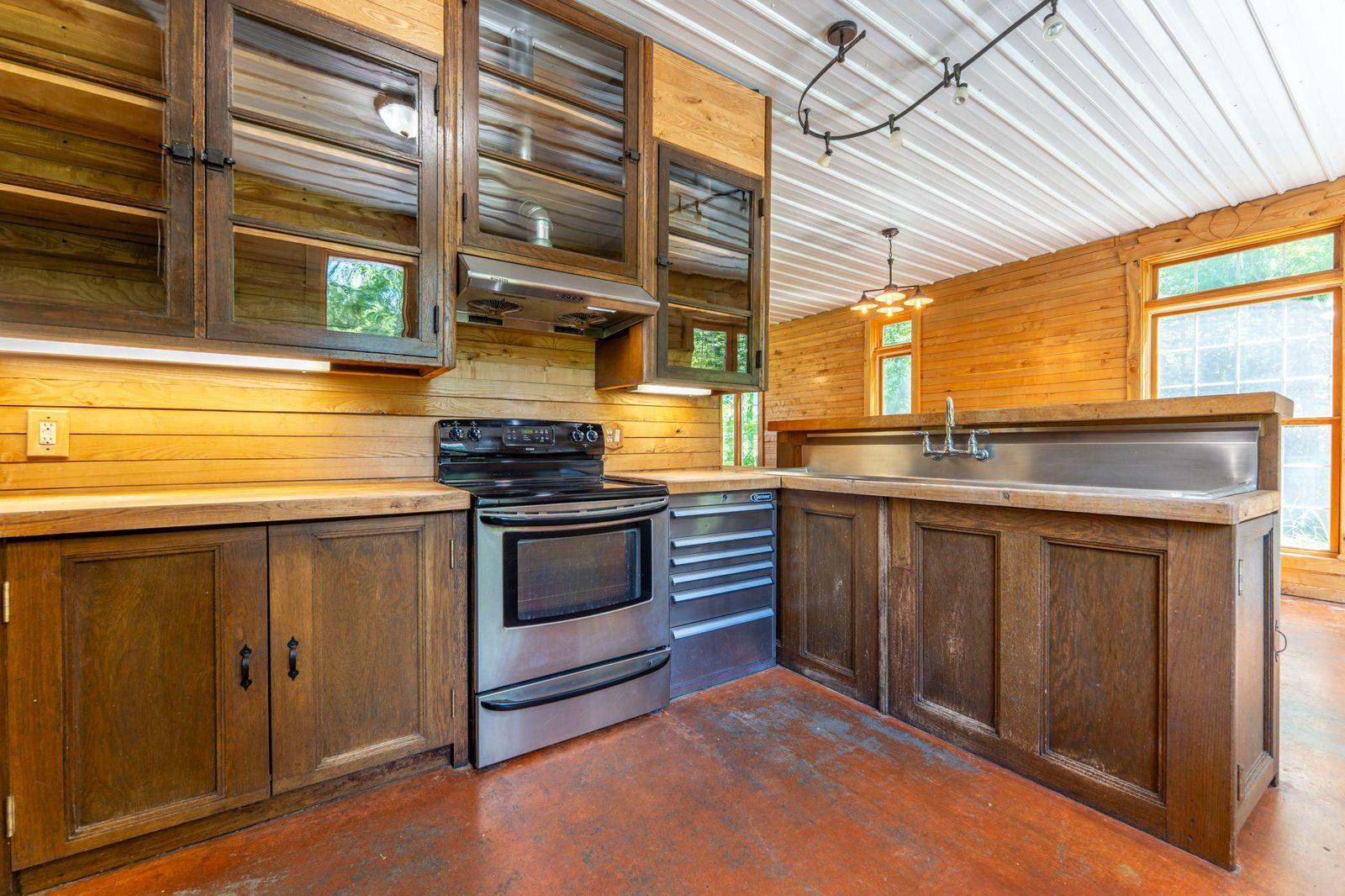 9374 Alango Road Property Photo 9