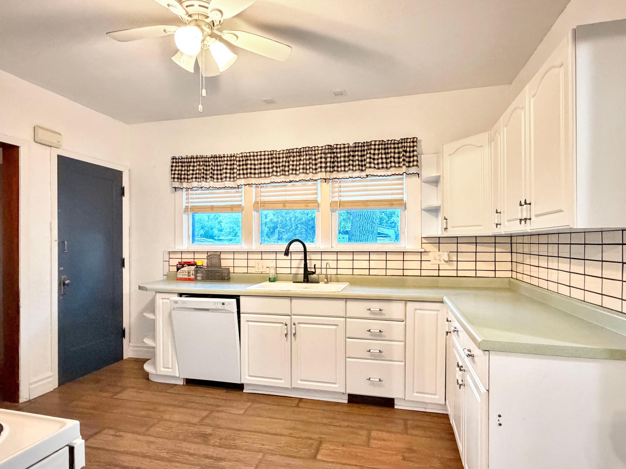 313 Hollett Street Property Photo 18