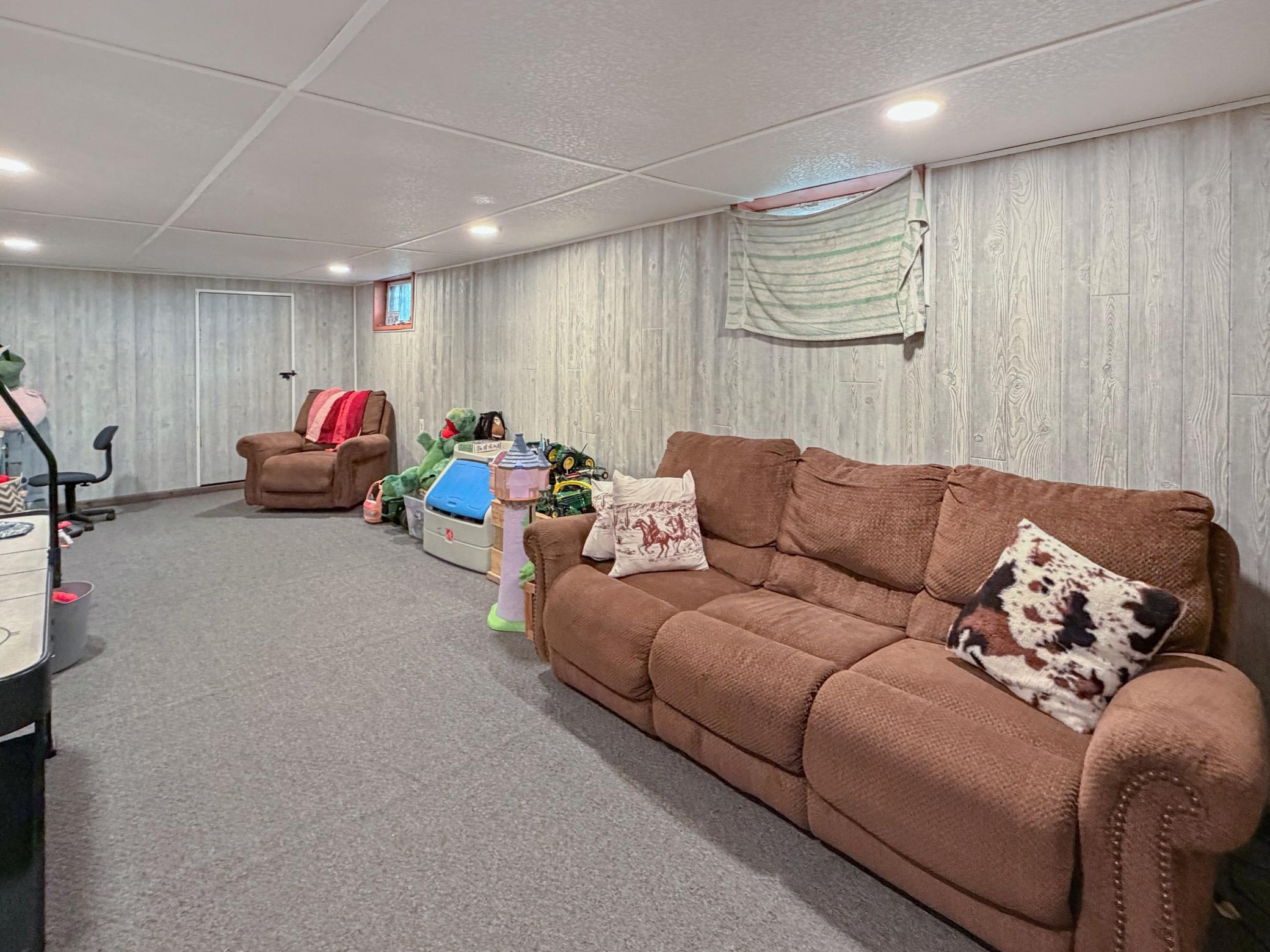 313 Hollett Street Property Photo 29