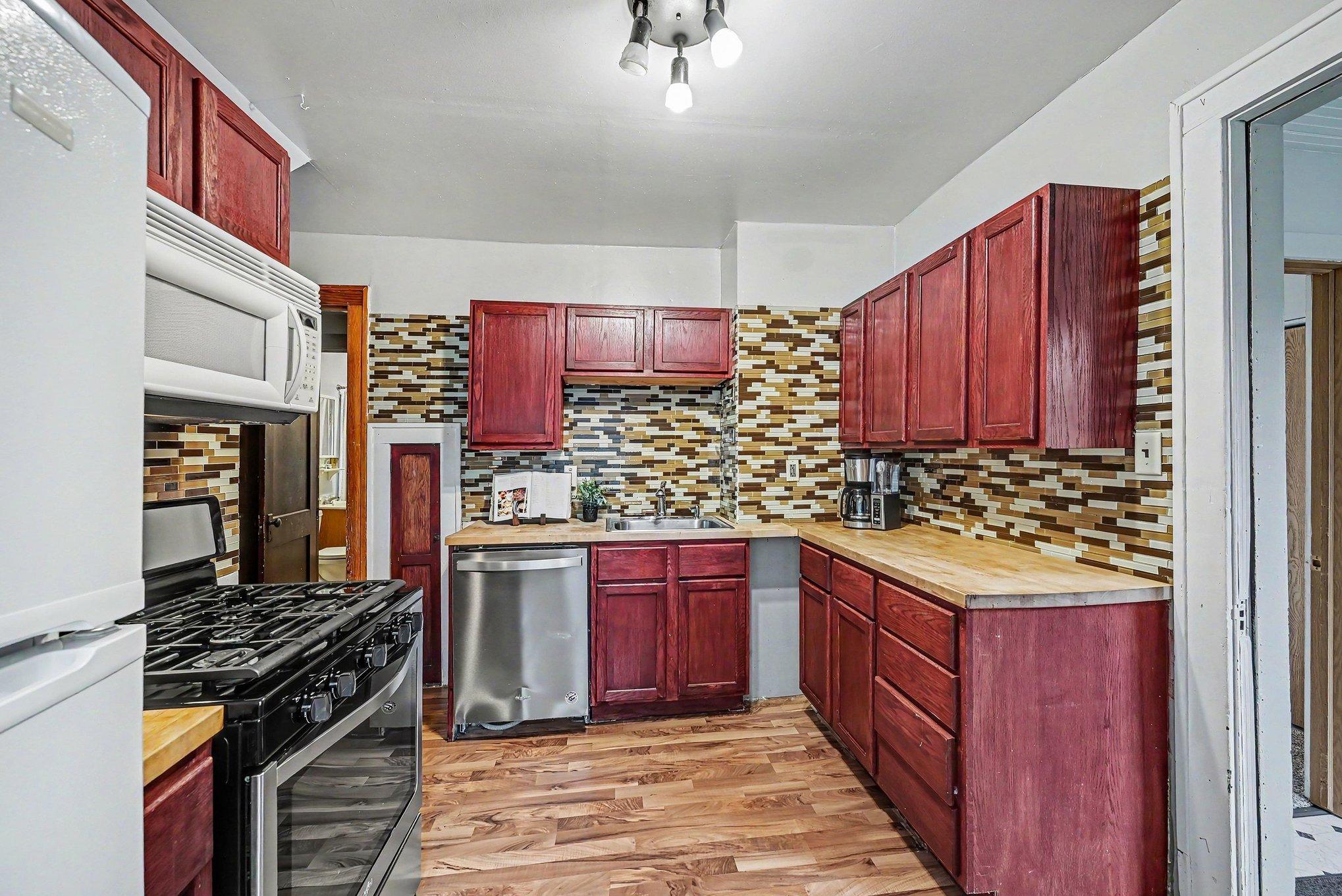 956 Juno Avenue Property Photo 9
