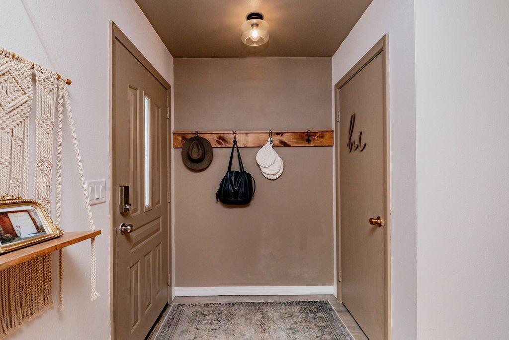 606 Birch Lane Property Photo 4