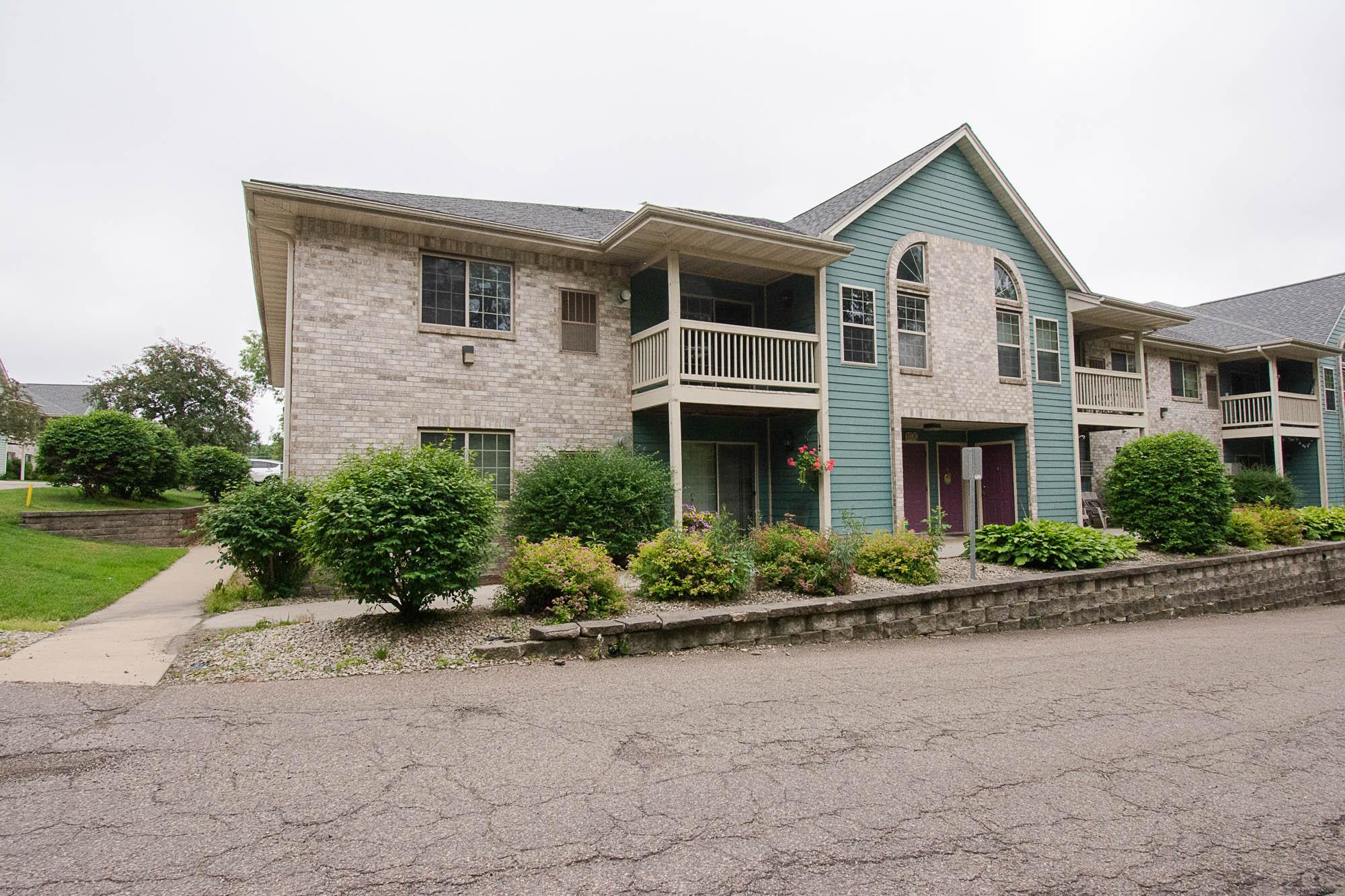 1876 Deerhaven Lane Ne 2 Property Photo 1