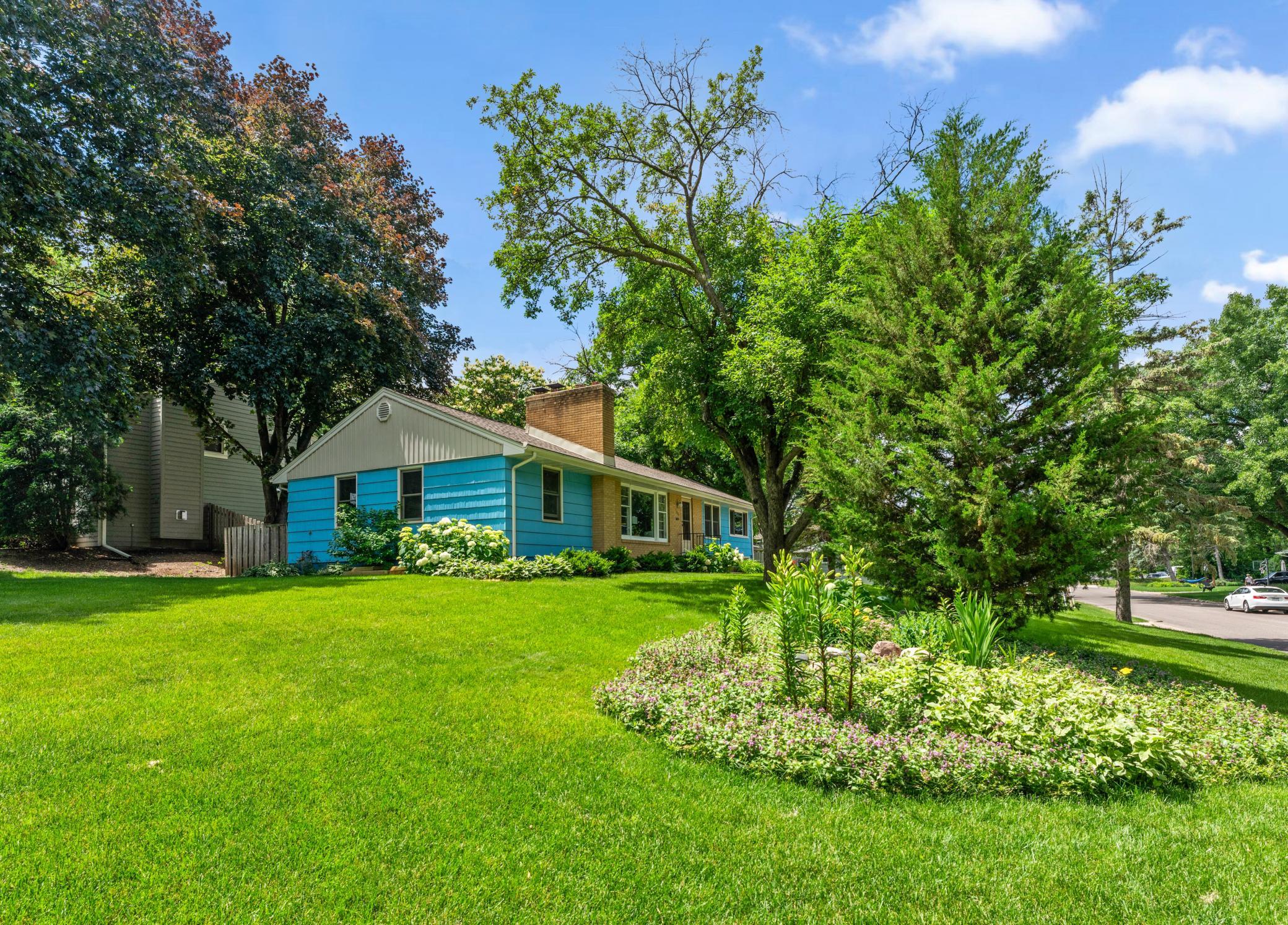 100 Turnpike Road Property Photo 1