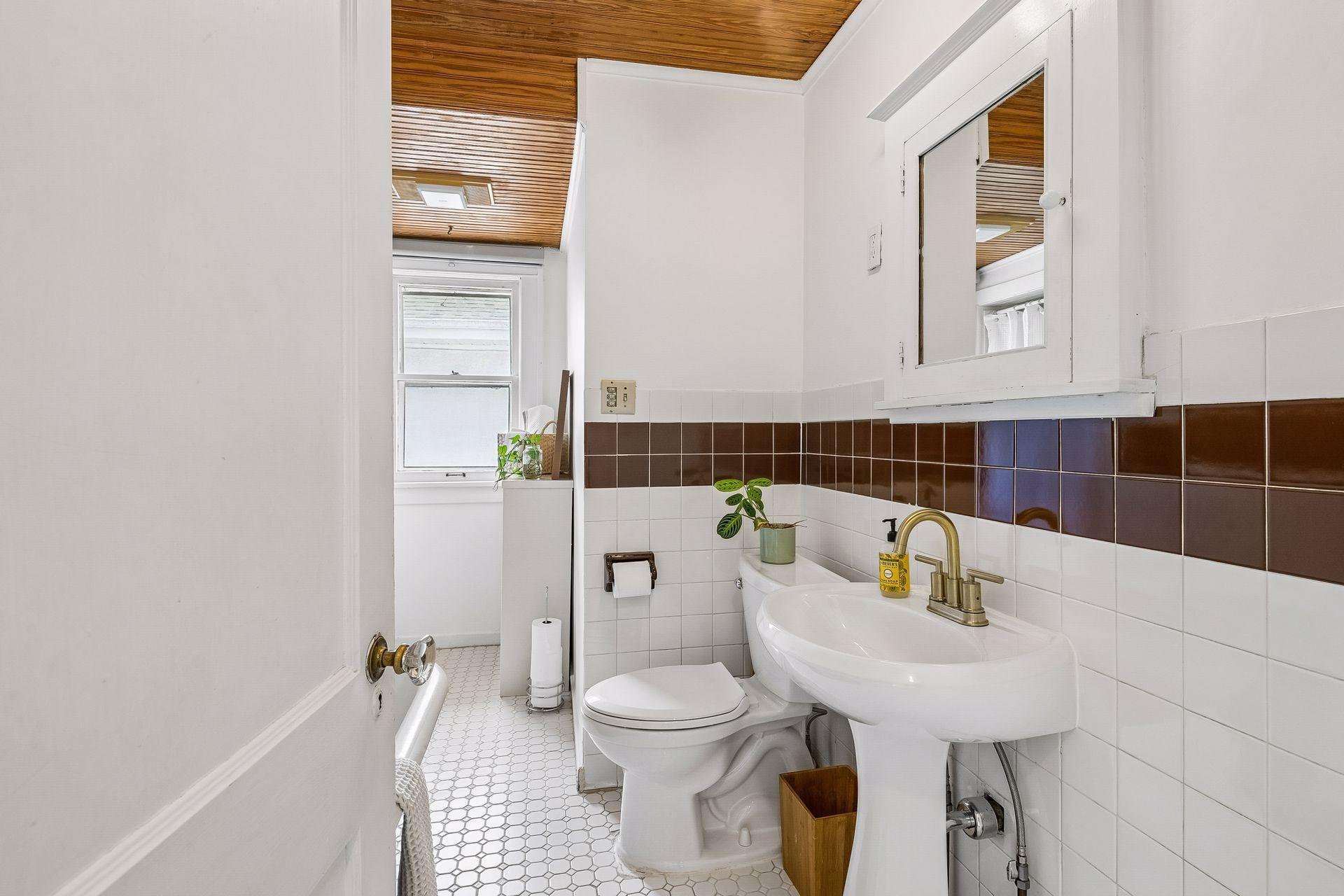 5013 Queen Avenue S Property Photo 34