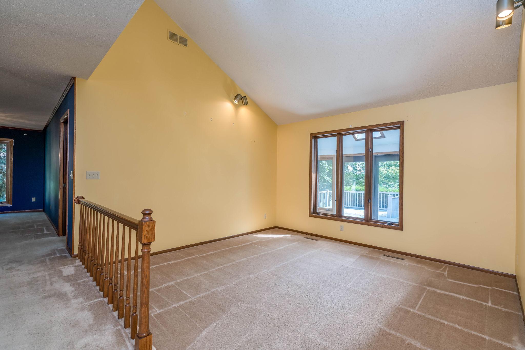 7044 Da Mar Estate Property Photo 3