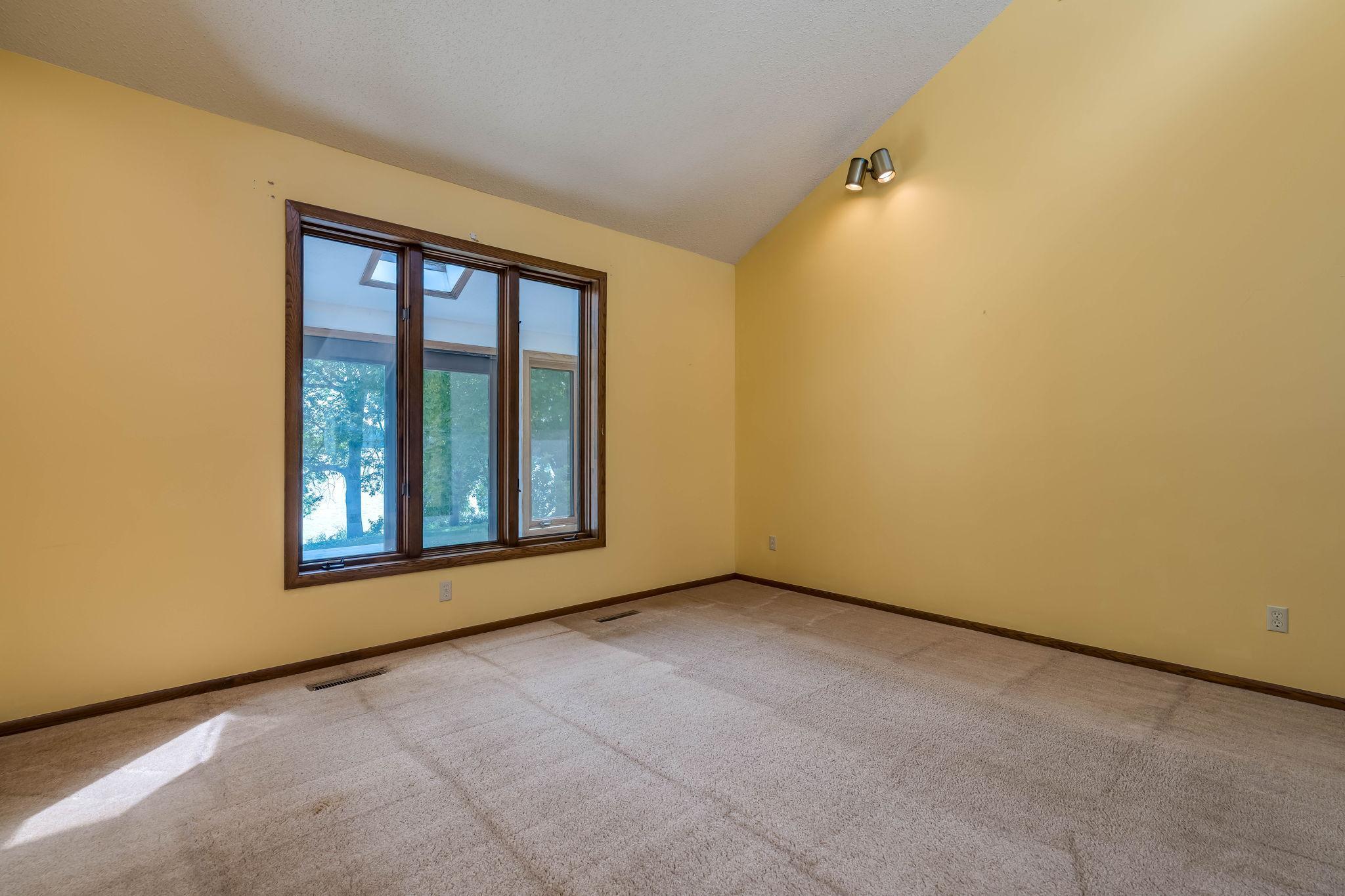 7044 Da Mar Estate Property Photo 4