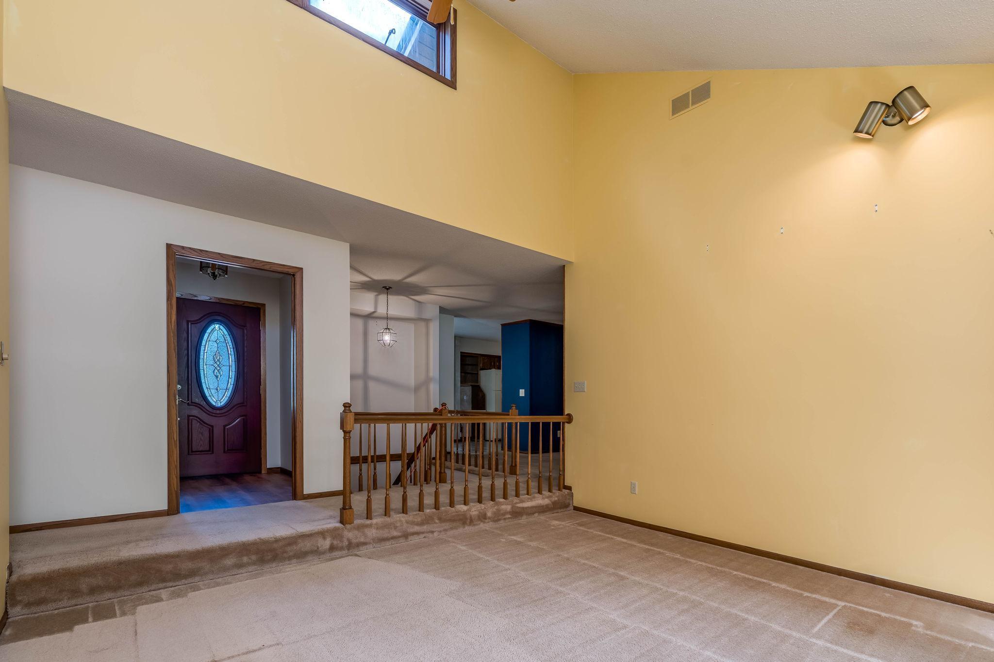 7044 Da Mar Estate Property Photo 5