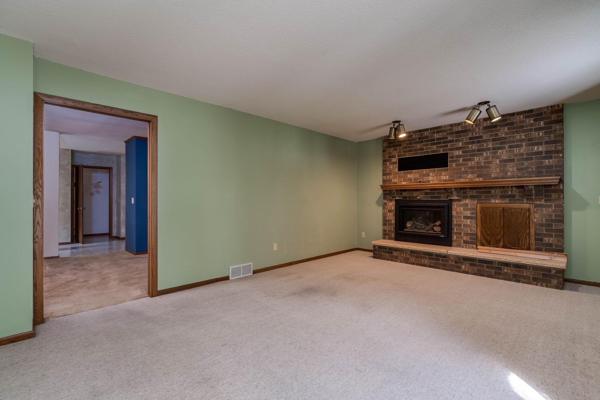 7044 Da Mar Estate Property Photo 10