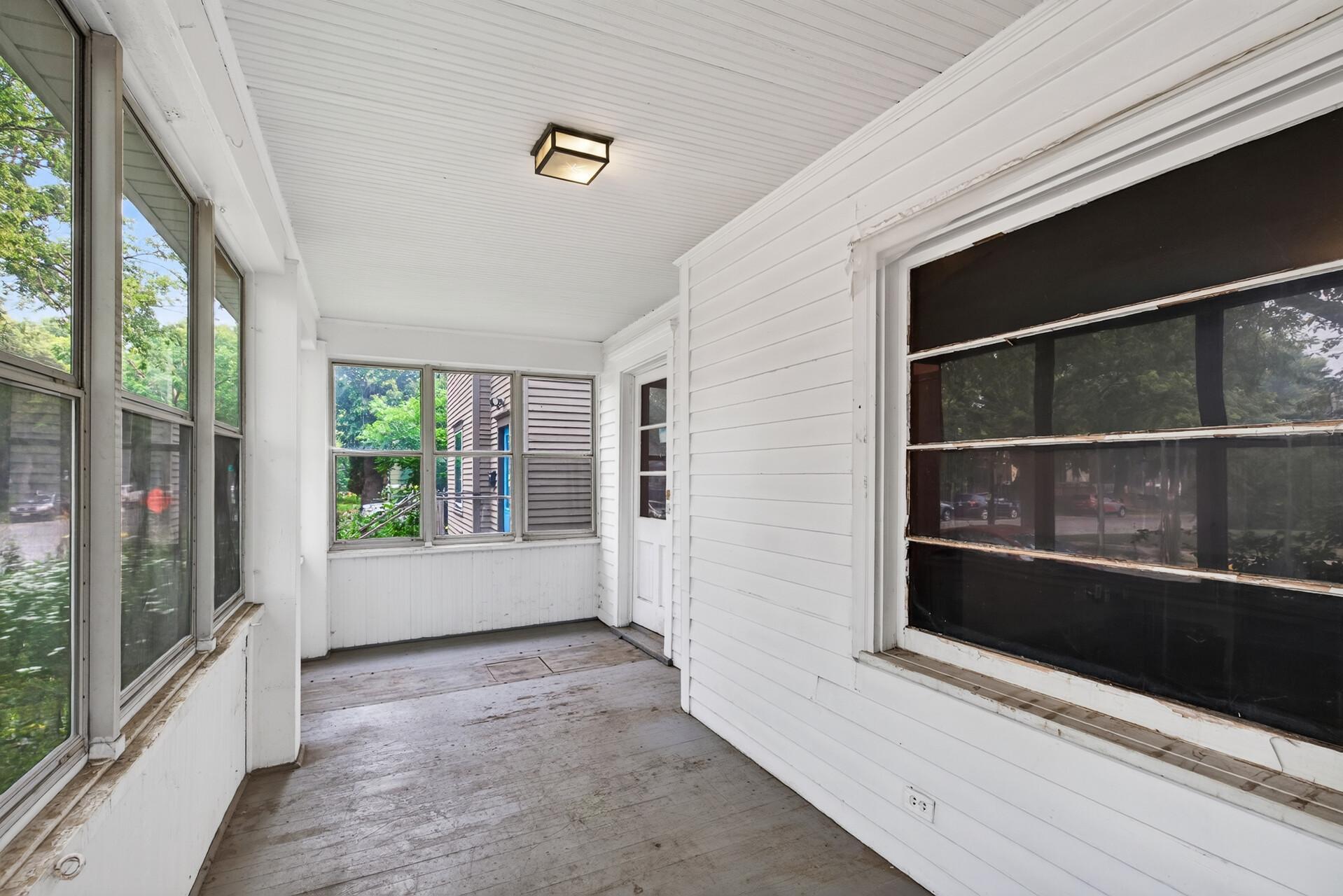 3305 Elliot Avenue Property Photo 4