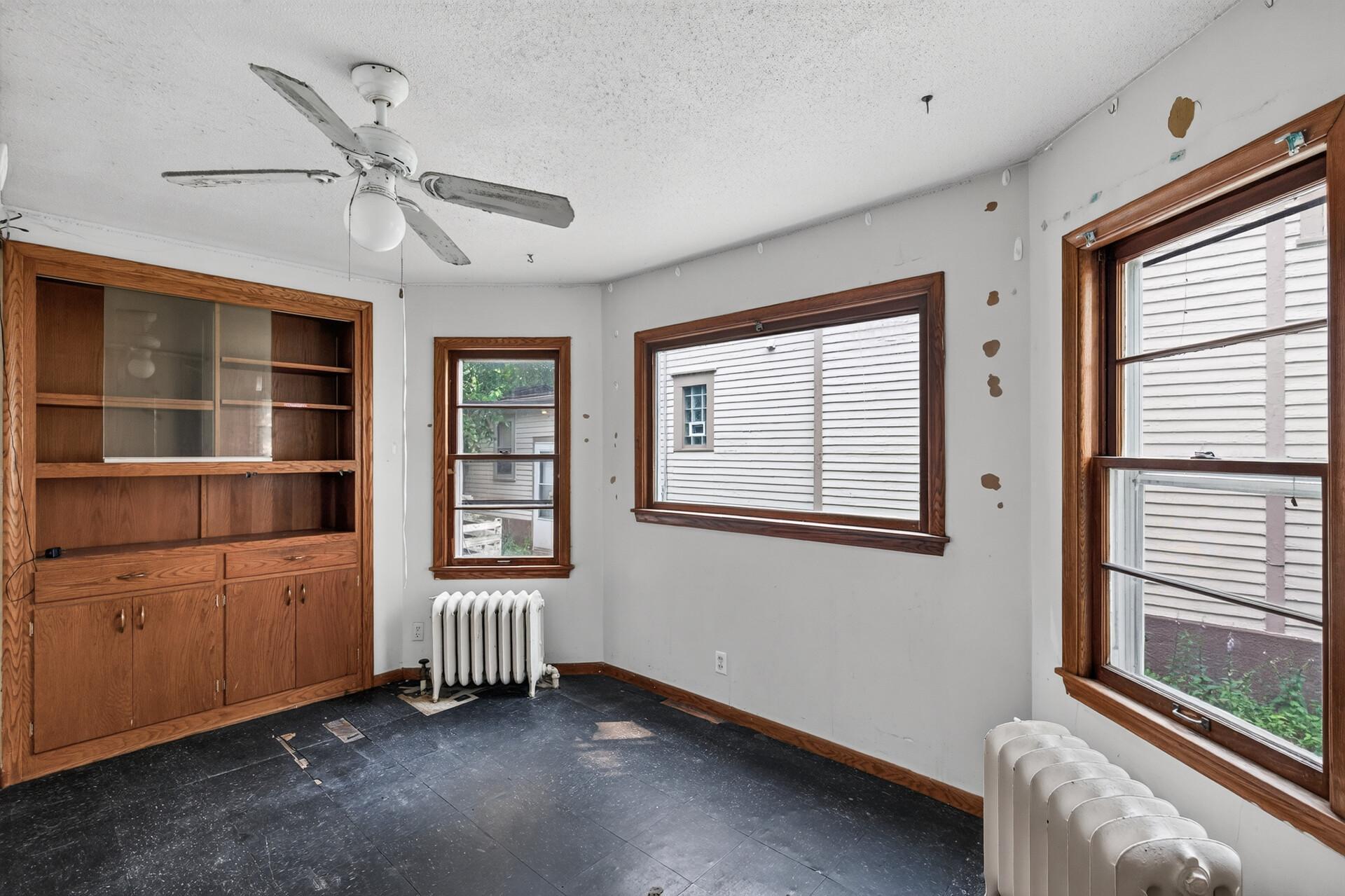 3305 Elliot Avenue Property Photo 9