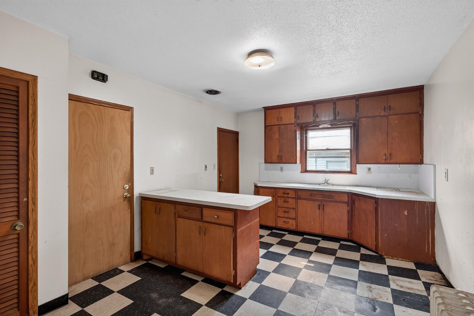 3305 Elliot Avenue Property Photo 14