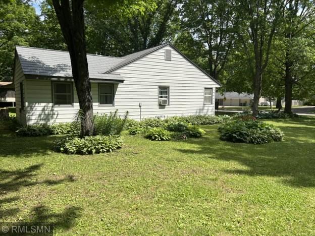 507 Birch Street E Property Photo 4