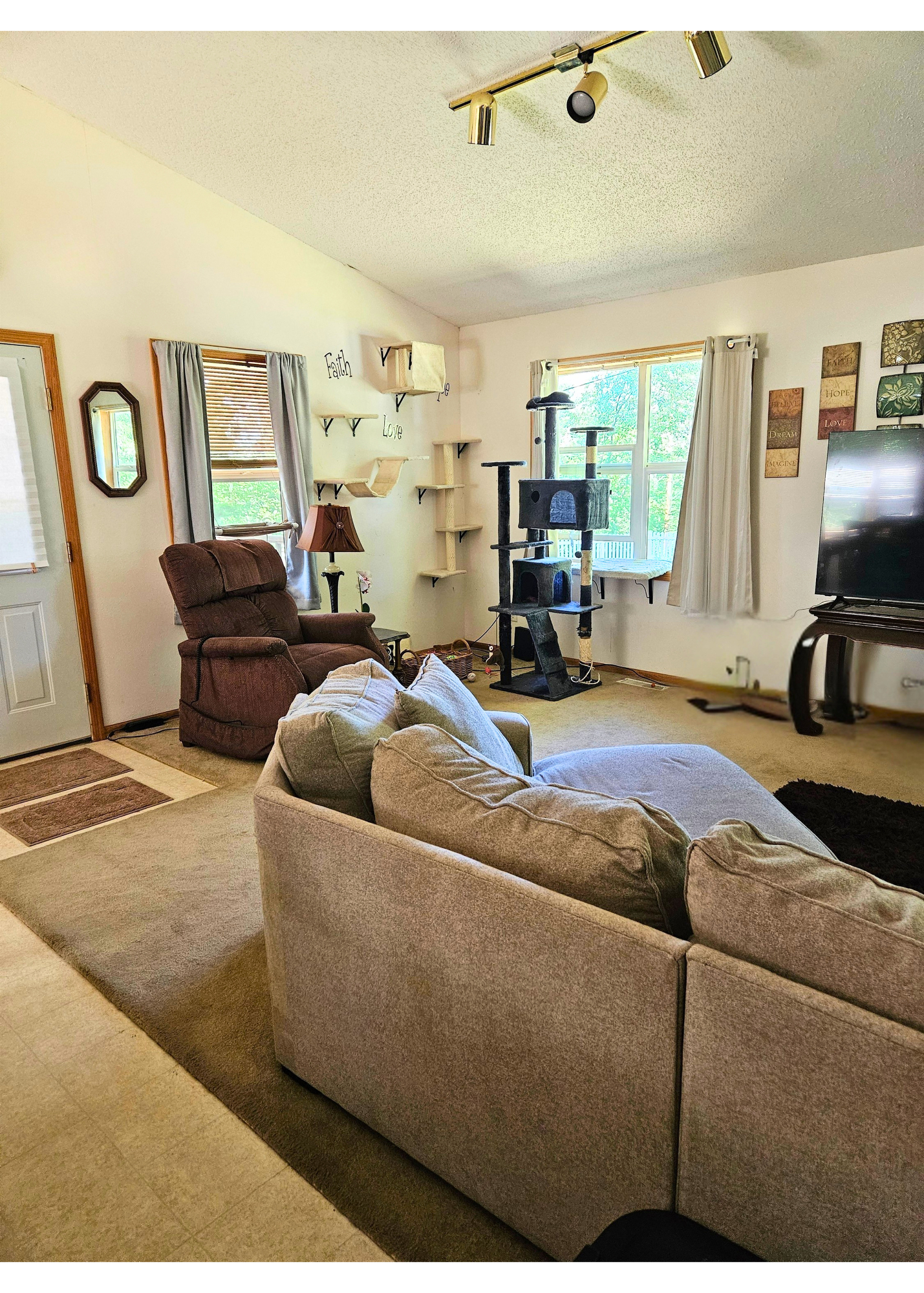 229 Summit Avenue Property Photo 5