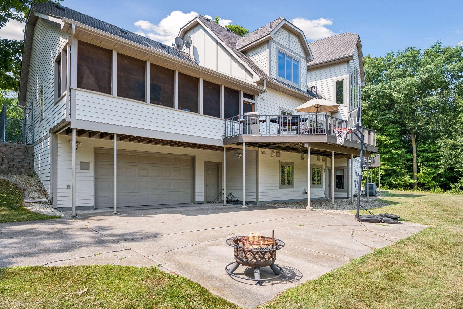 2510 Hamlin Avenue Ne Property Photo 42