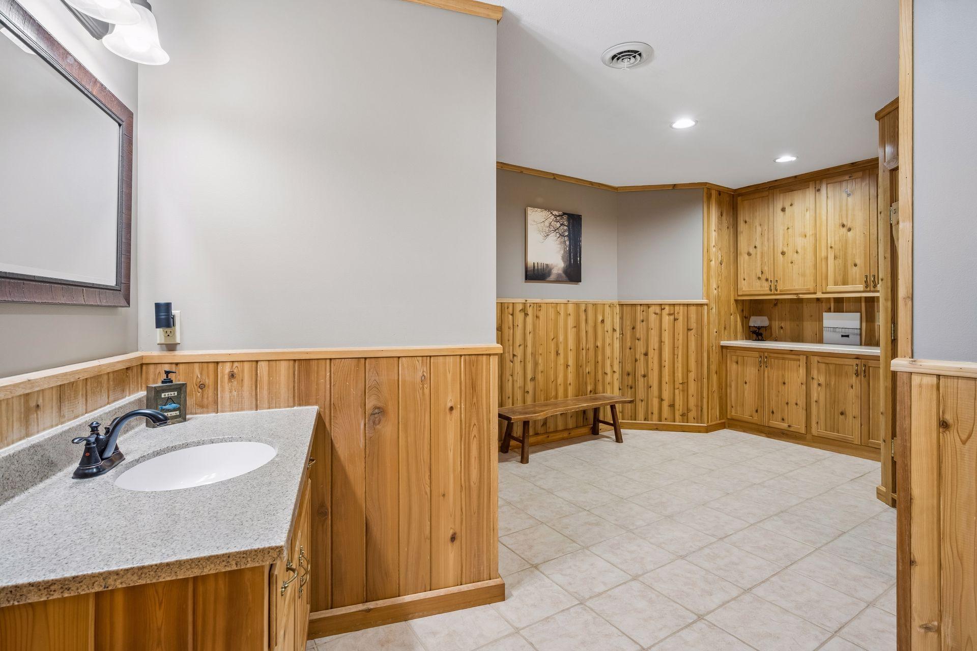 2510 Hamlin Avenue Ne Property Photo 67