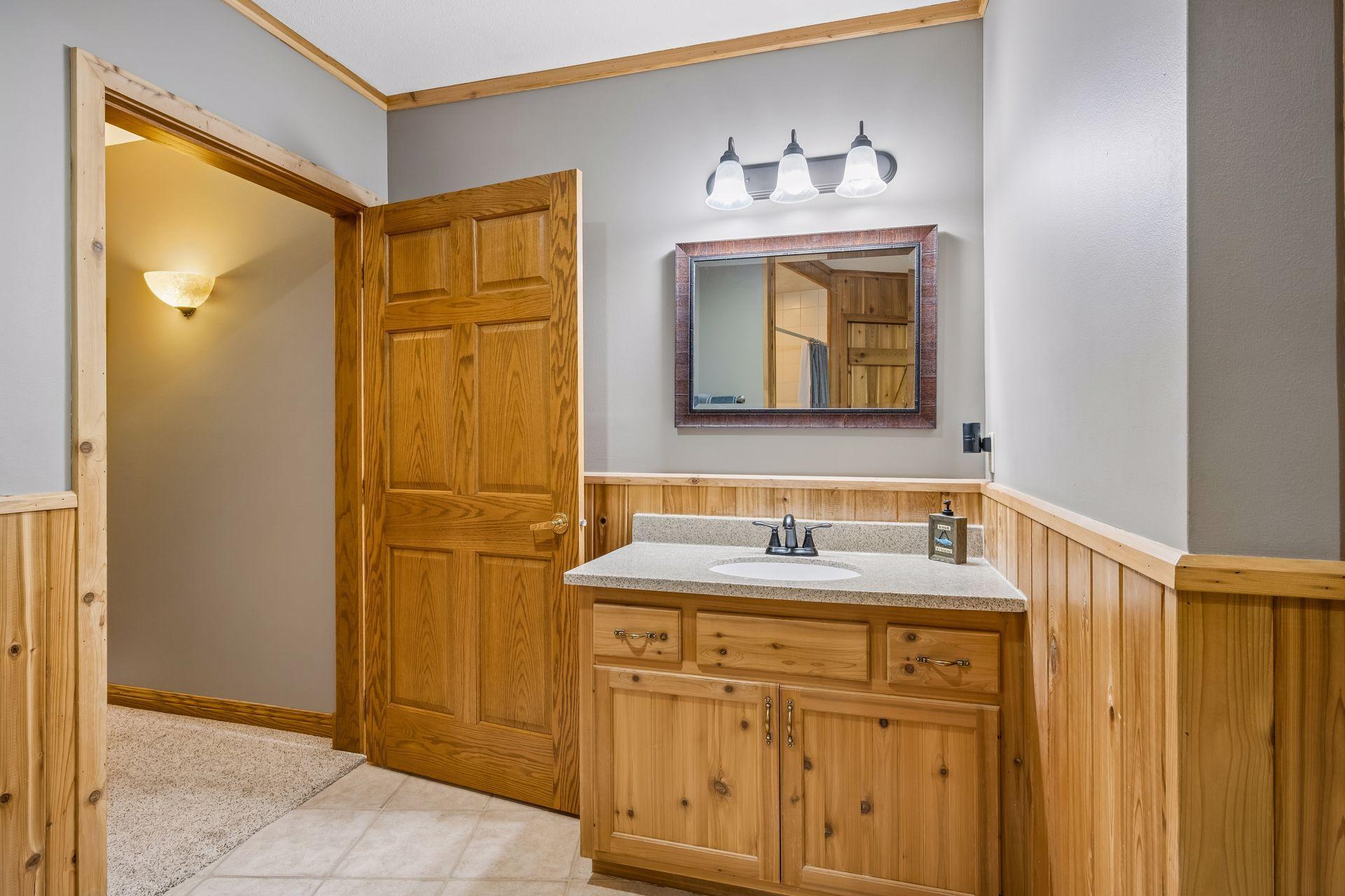 2510 Hamlin Avenue Ne Property Photo 68