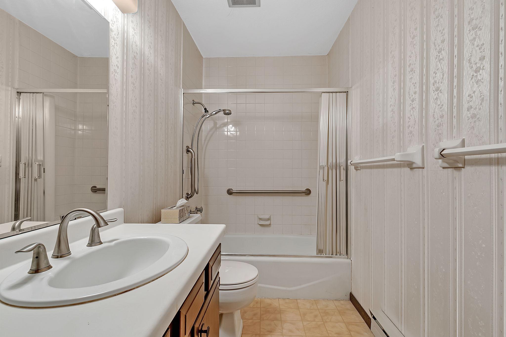 230 5th Avenue N C5 Property Photo 19