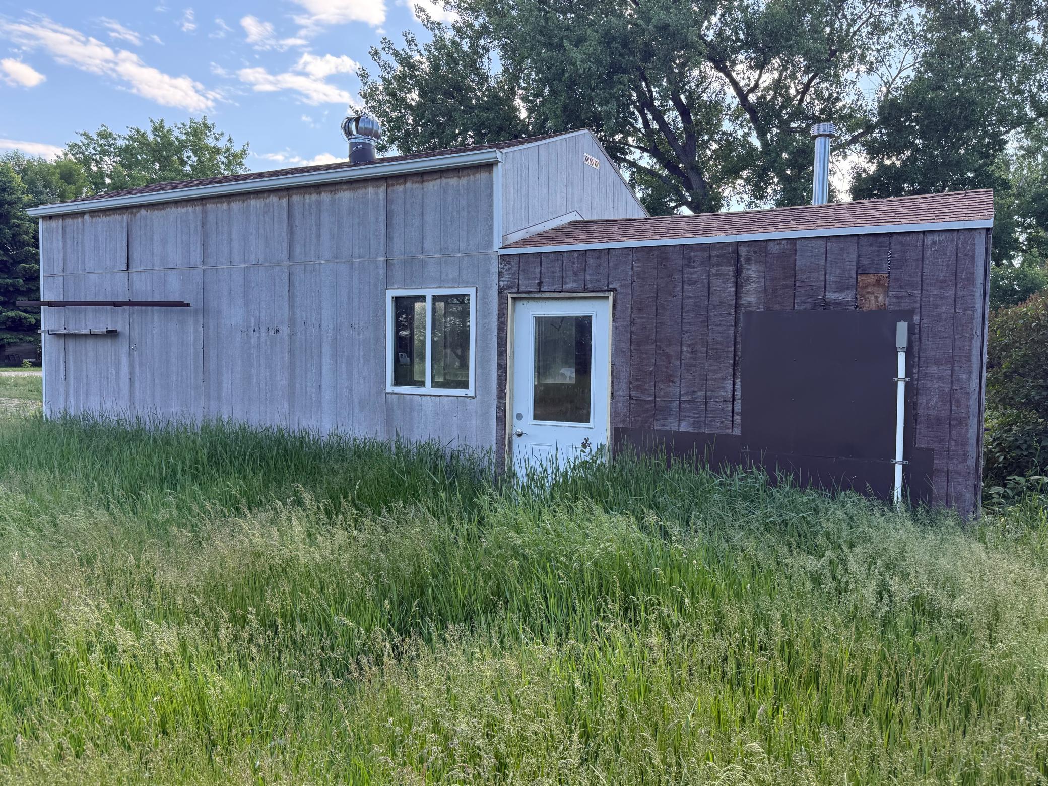 305 Roberts Street Property Photo 6