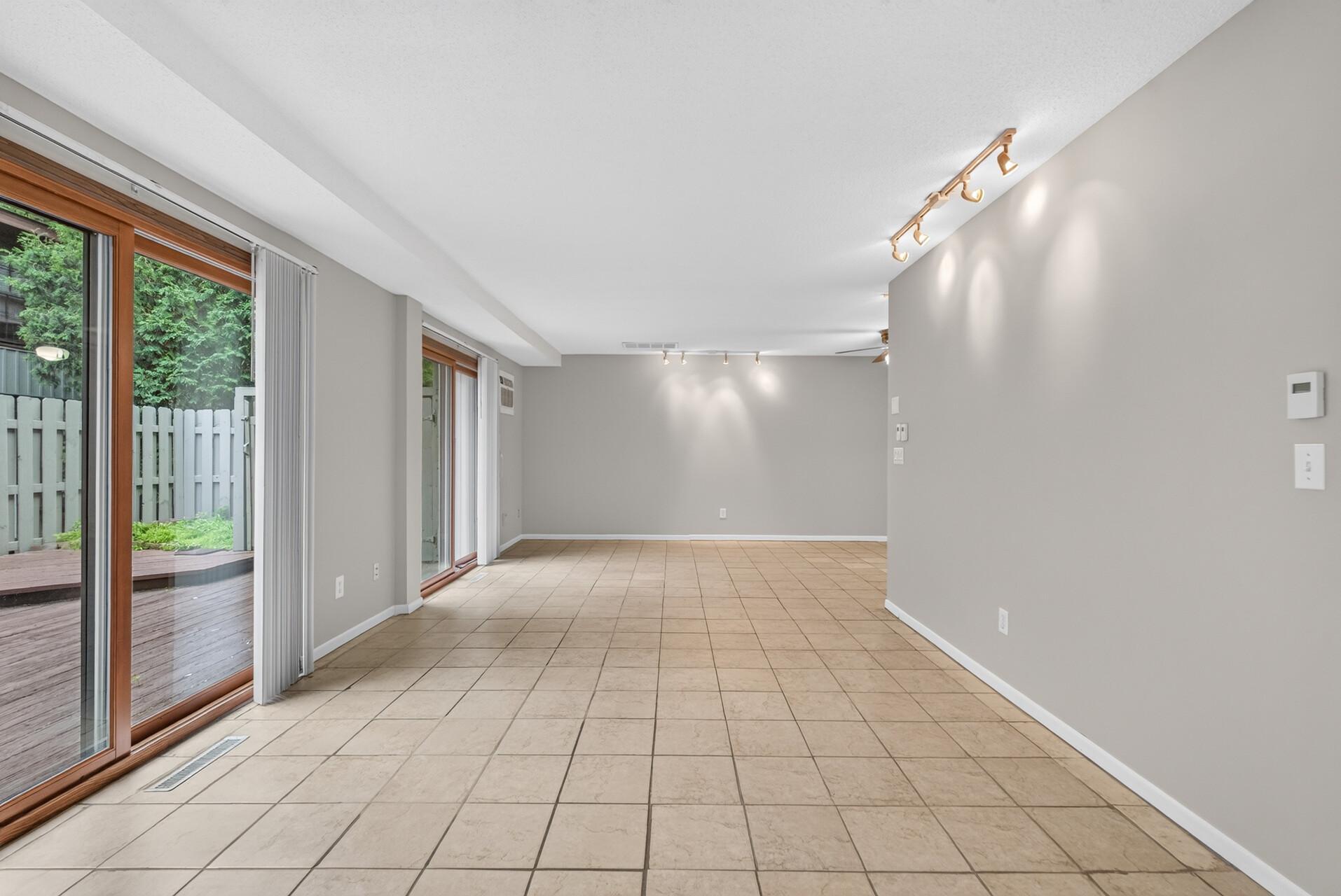 2502 Unity Avenue N Property Photo 6