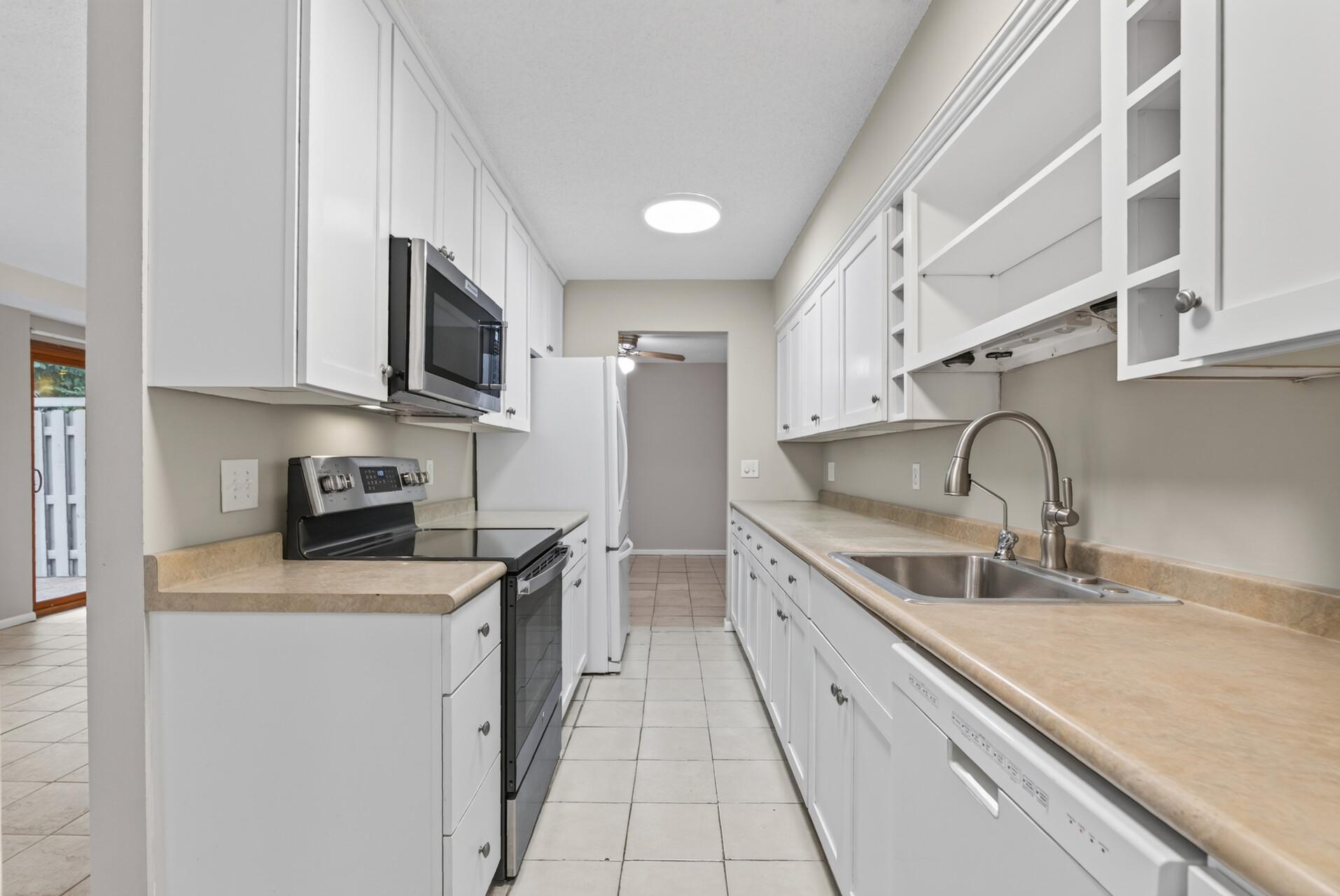 2502 Unity Avenue N Property Photo 14
