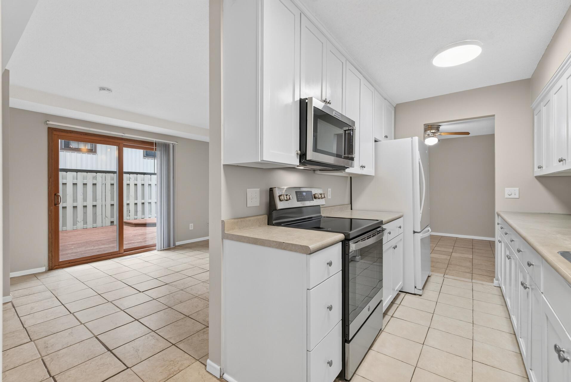 2502 Unity Avenue N Property Photo 15