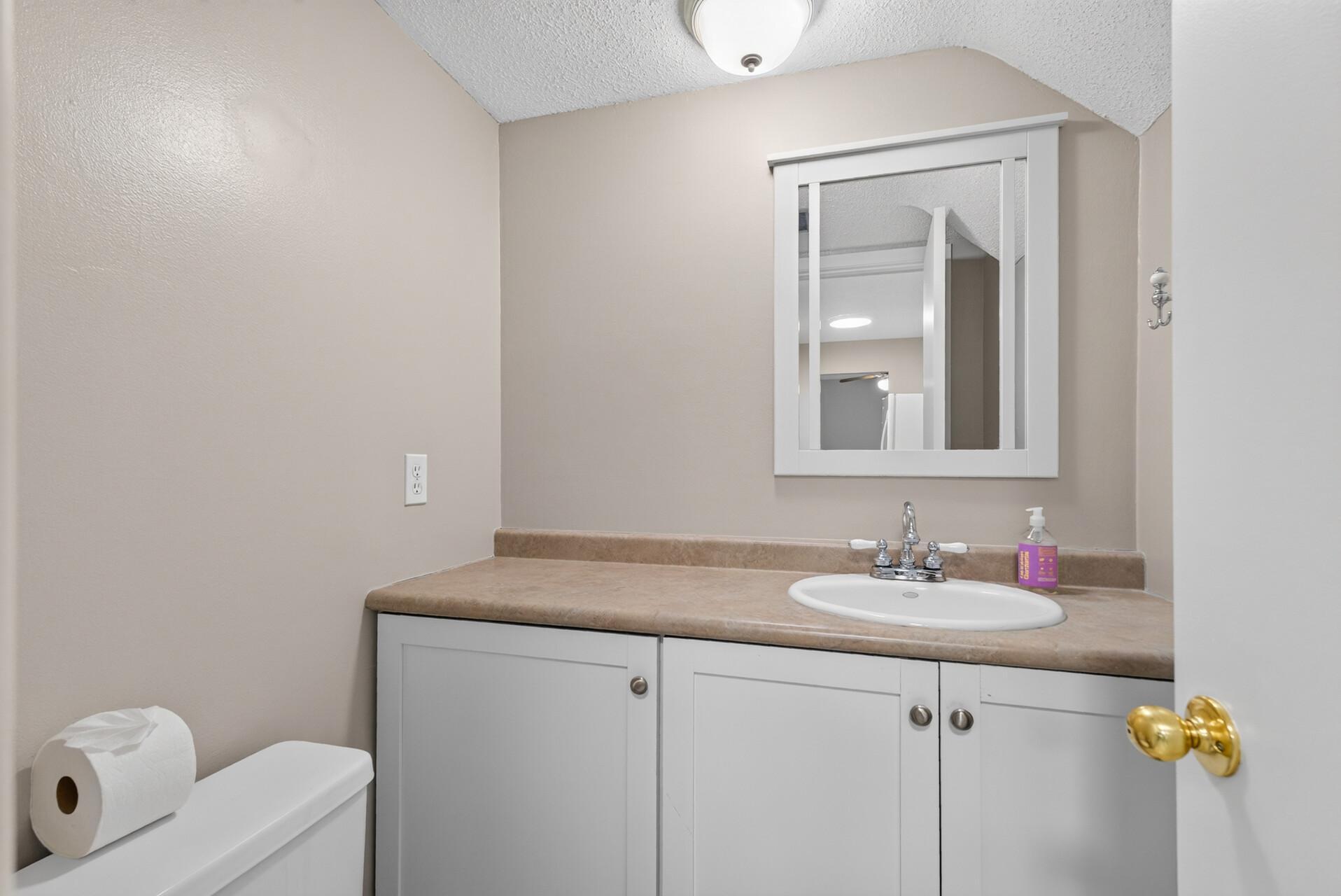 2502 Unity Avenue N Property Photo 16