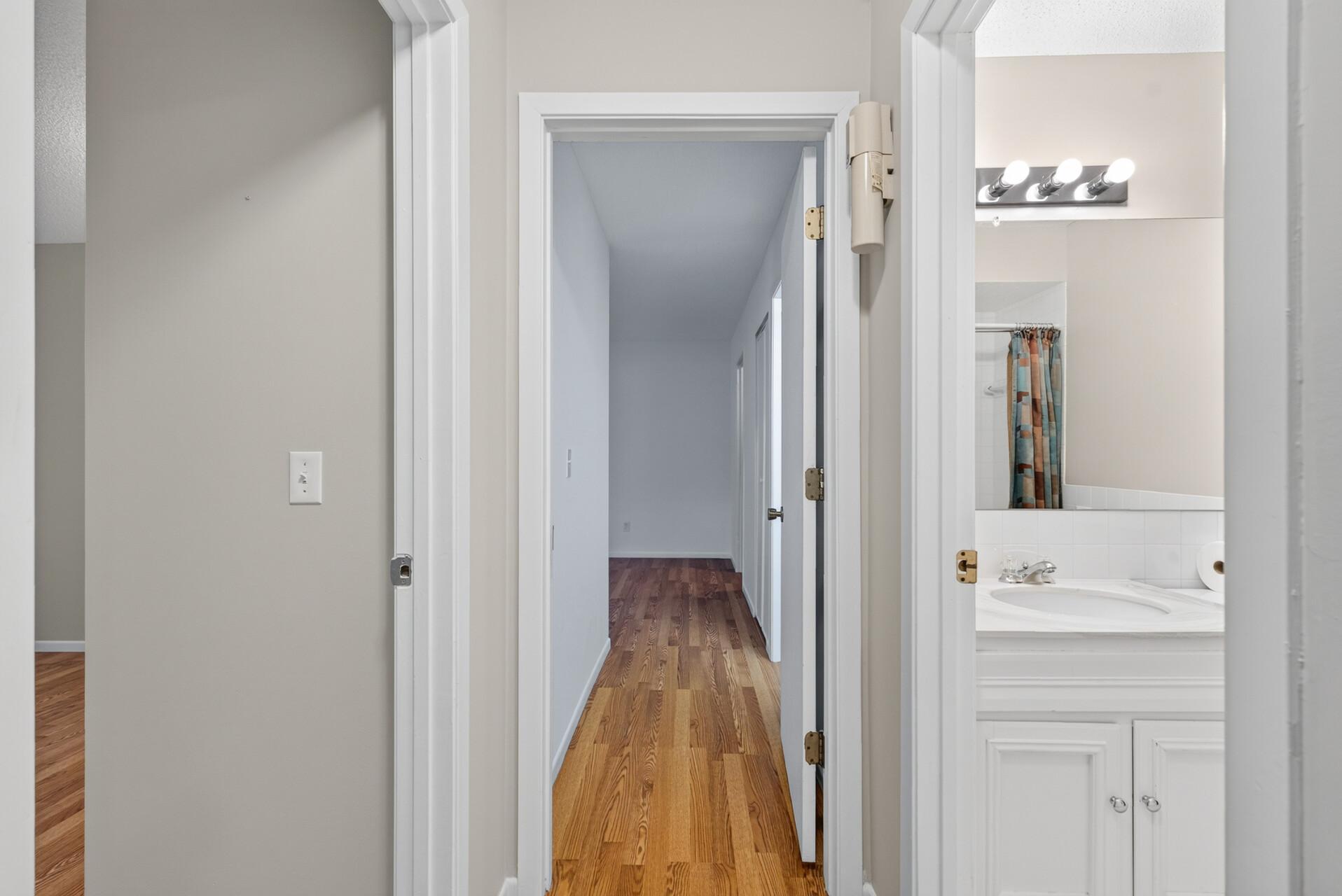 2502 Unity Avenue N Property Photo 17