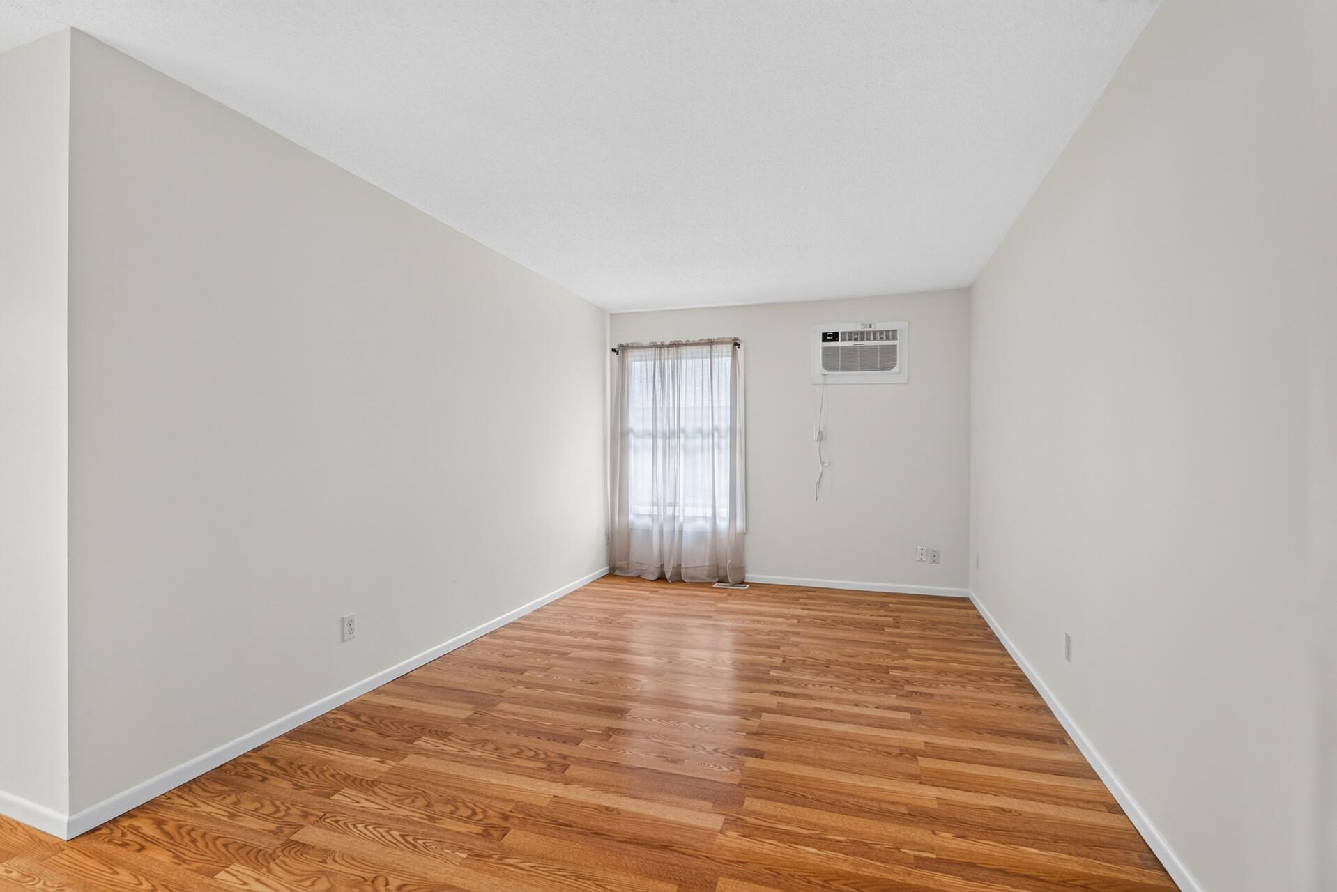 2502 Unity Avenue N Property Photo 18